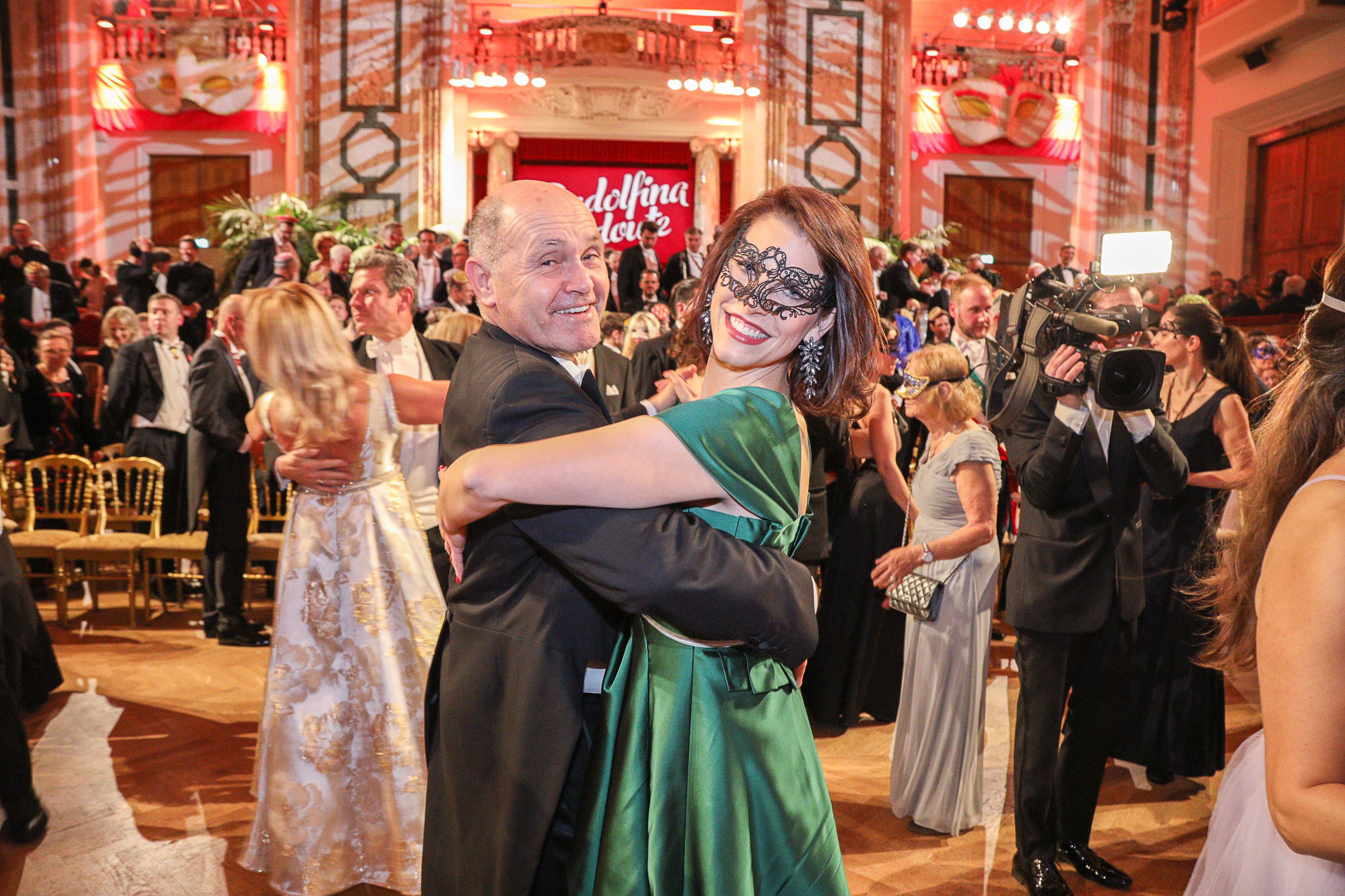 Karoline Edtstadler und Wolfgang Sobotka machten die Tanzfläche unsicher