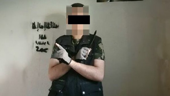 Das Foto veröffentlichte der Verdächtige am Tag des geplanten Anschlags auf Telegram und kündigte eine Tat an.