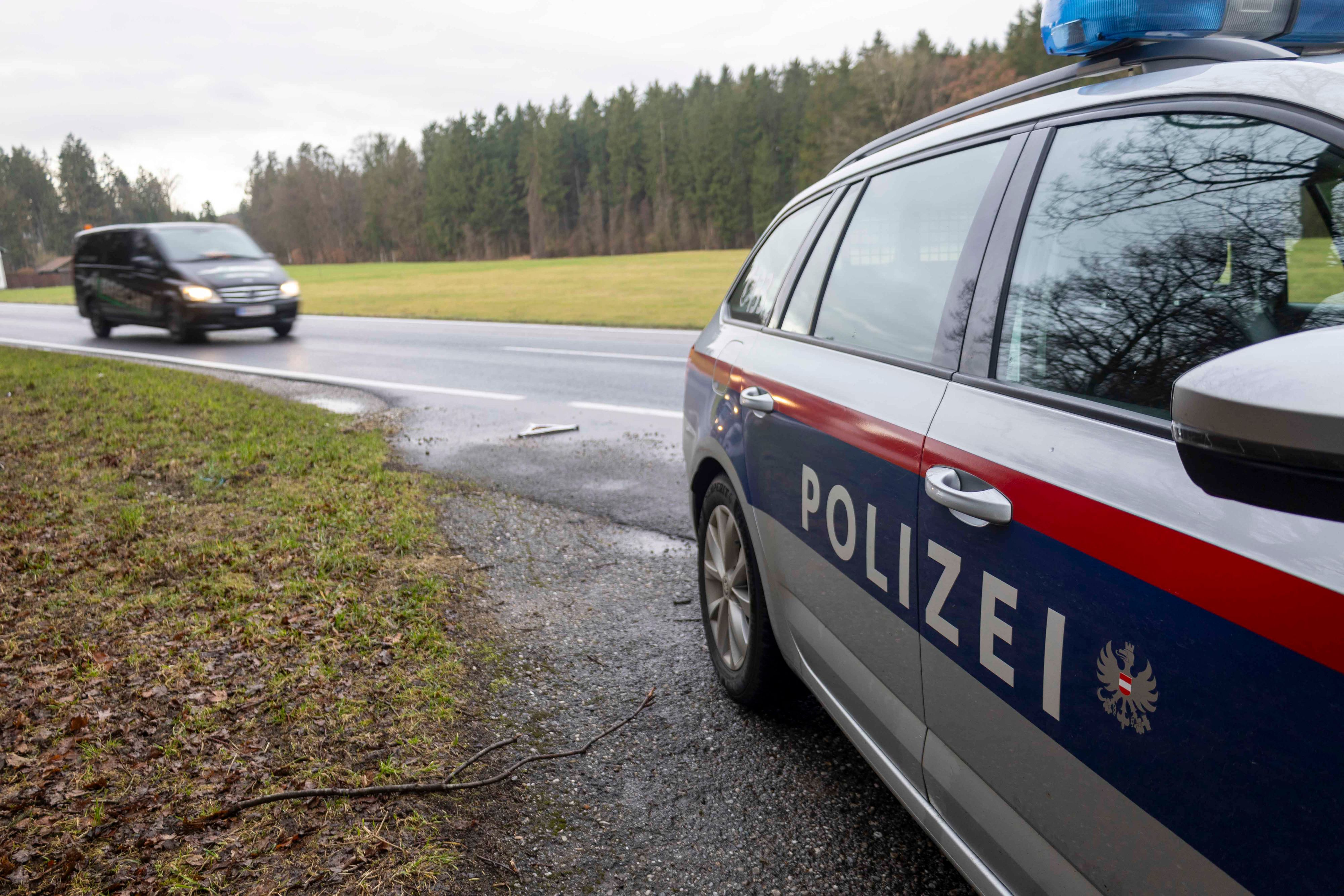 In Oberösterreich fanden Kinder am Schulweg eine männliche Leiche (Symbolfoto).