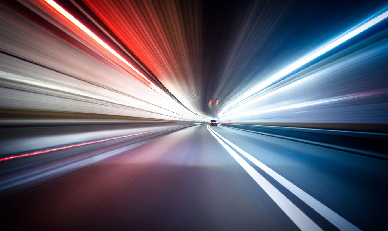 Der Mann stieg ordentlich aufs Gas, bretterte mit einer Durchschnittsgeschwindigkeit von 219 km/h über die Südautobahn.