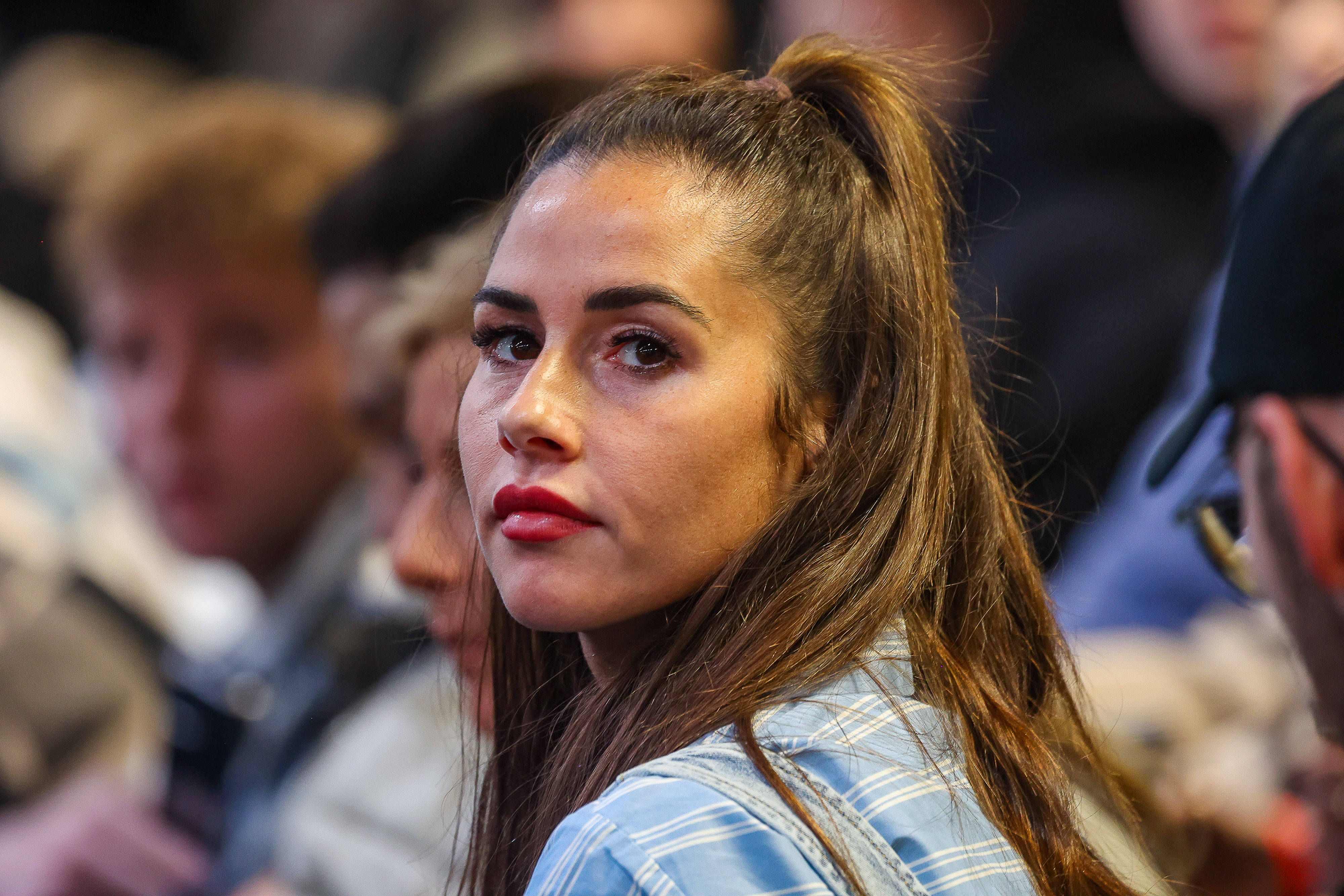 Sarah Engels hat ein paar anstrengende Tage hinter sich.