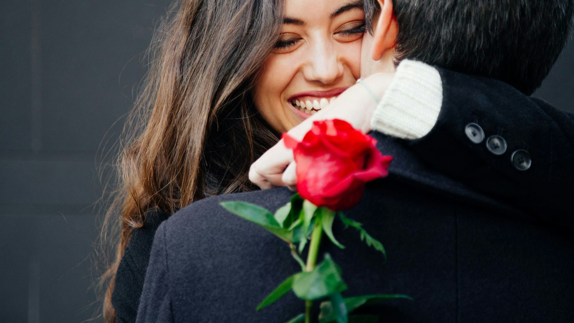 Reddit: Diskussion über die Valentinstags-Rose am Arbeitsplatz.