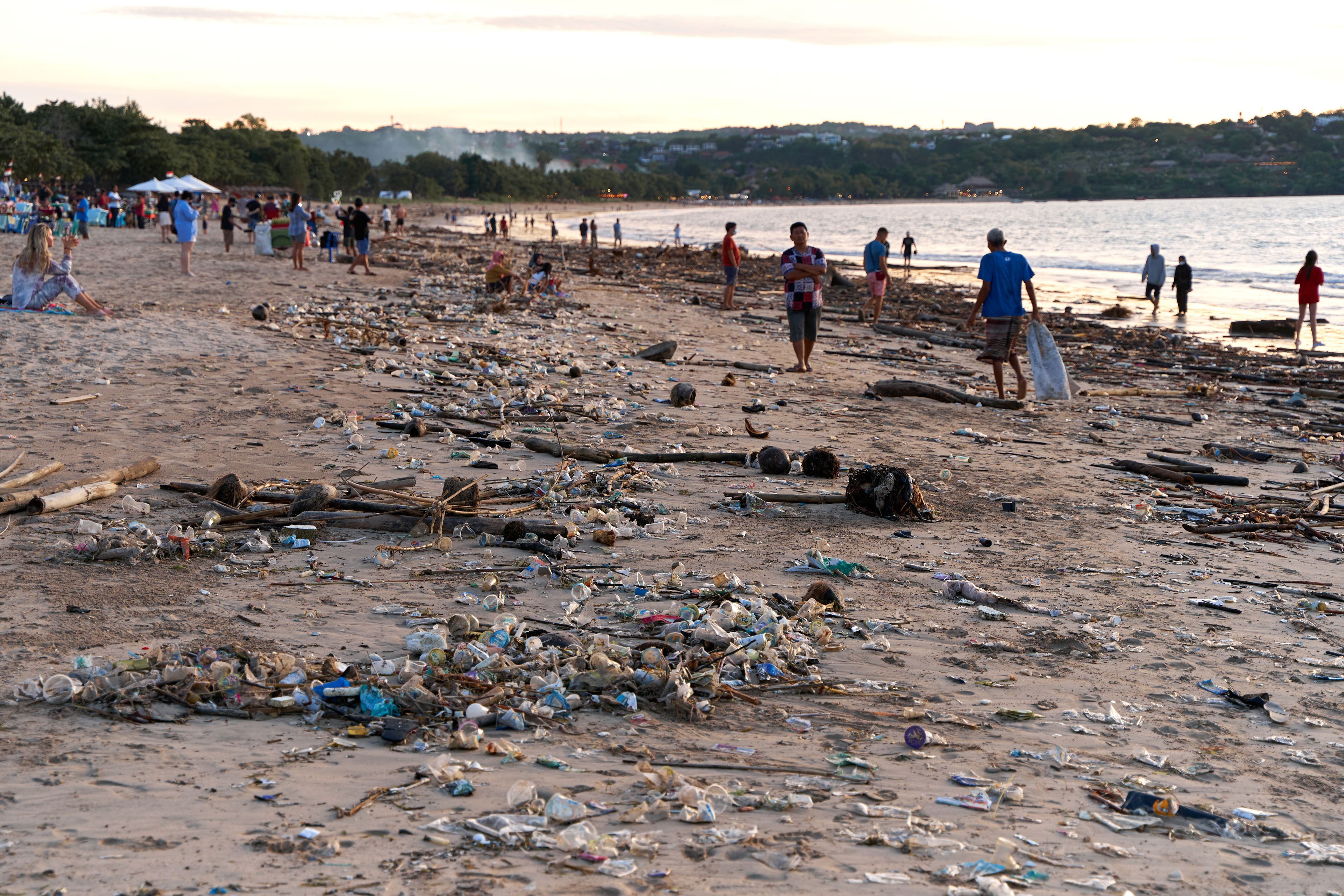 Die Formel ist einfach: Viele Touristen machen auch viel Müll. Leider wird dieser nicht immer ordnungsgemäß entsorgt.