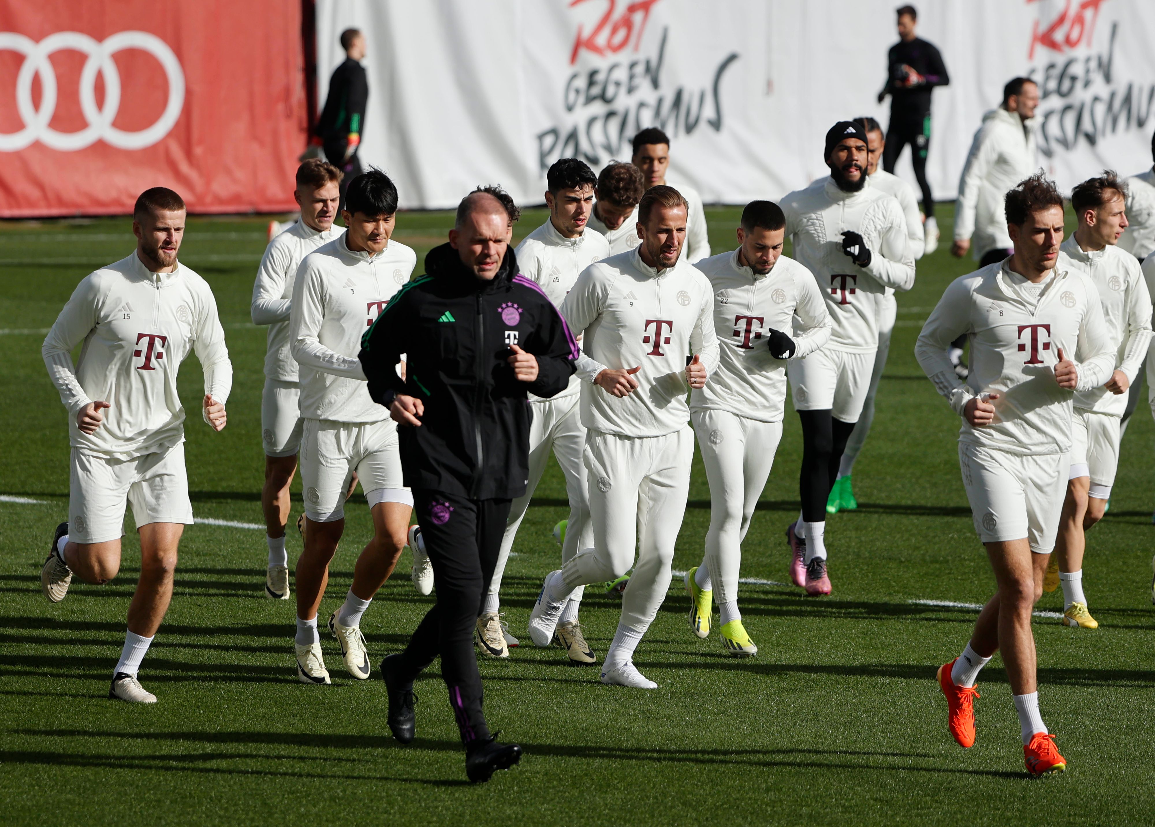 Der Rekordmeister ist nach der 0:3-Niederlage gegen Leverkusen unter Zugzwang.