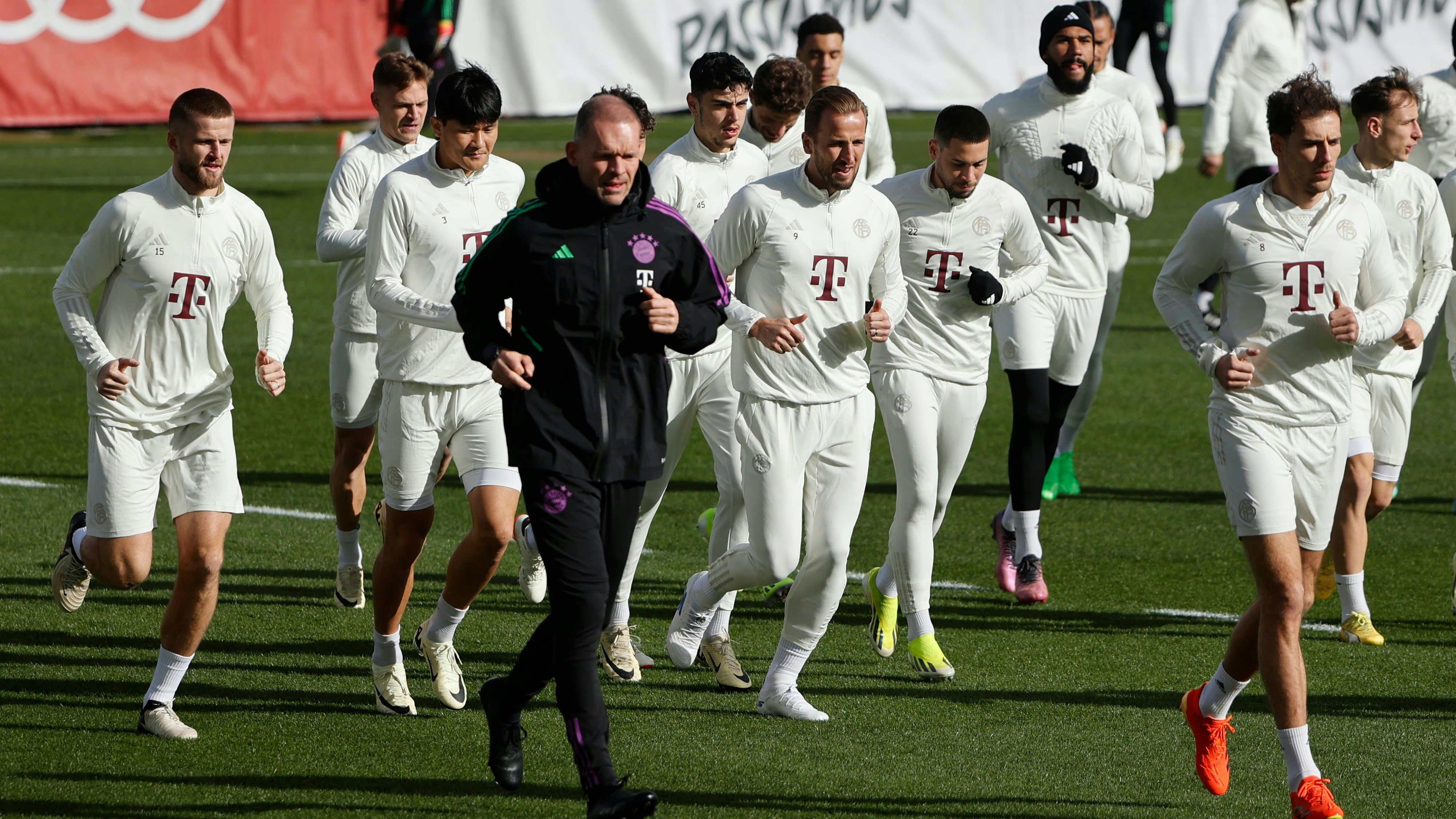 Der Rekordmeister ist nach der 0:3-Niederlage gegen Leverkusen unter Zugzwang.
