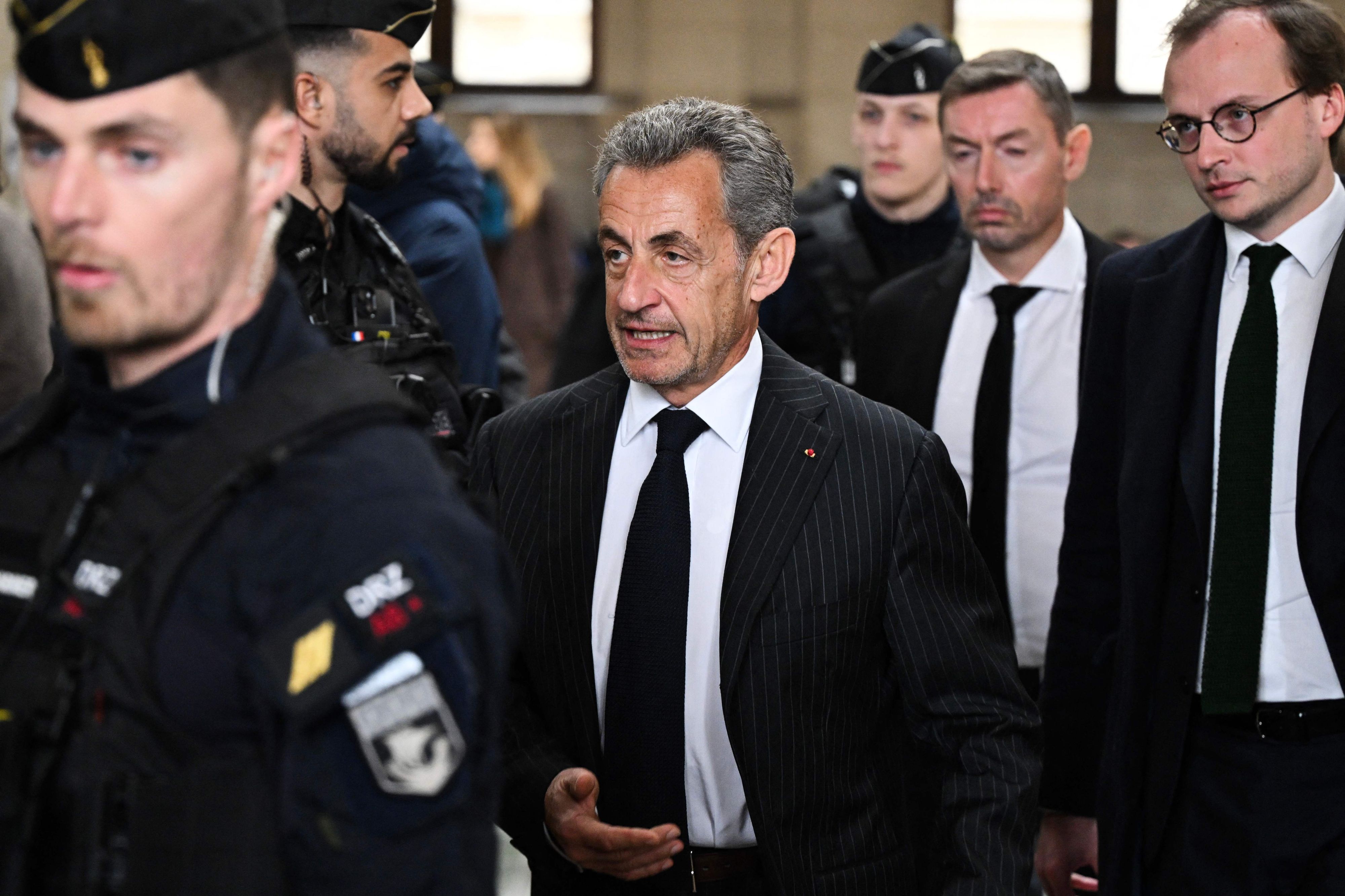 Ein Pariser Gericht wird am 14. Februar 2024 sein Urteil im Fall des ehemaligen französischen Präsidenten Nicolas Sarkozy verkünden, der gegen eine einjährige Haftstrafe wegen illegaler Wahlkampffinanzierung Berufung eingelegt hat.