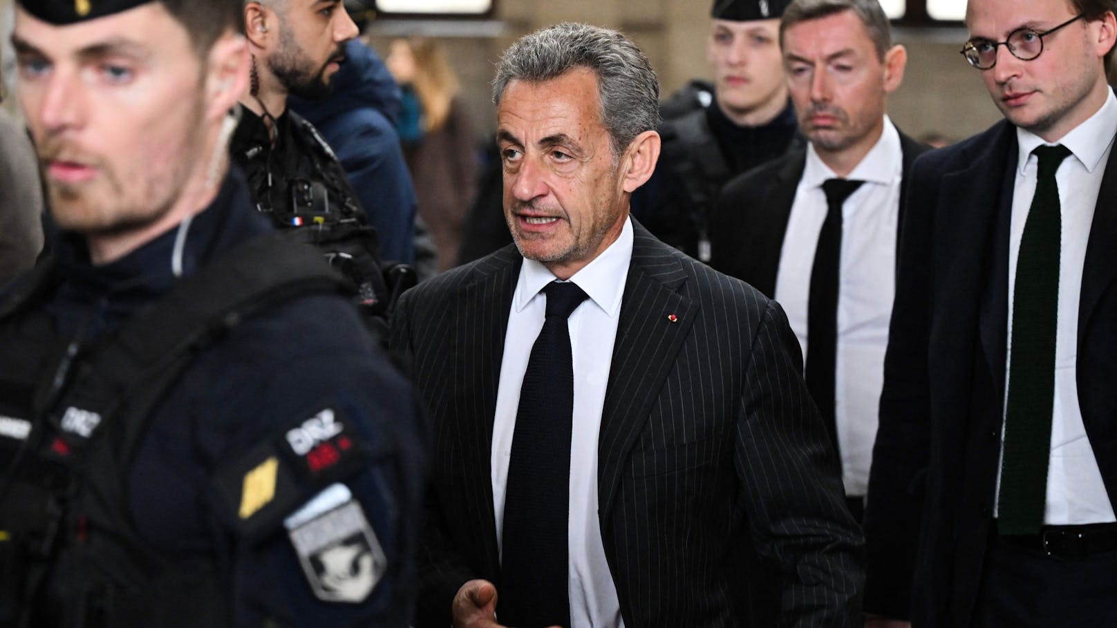 Ex-Präsident Sarkozy erhält sechs Monate auf Bewährung