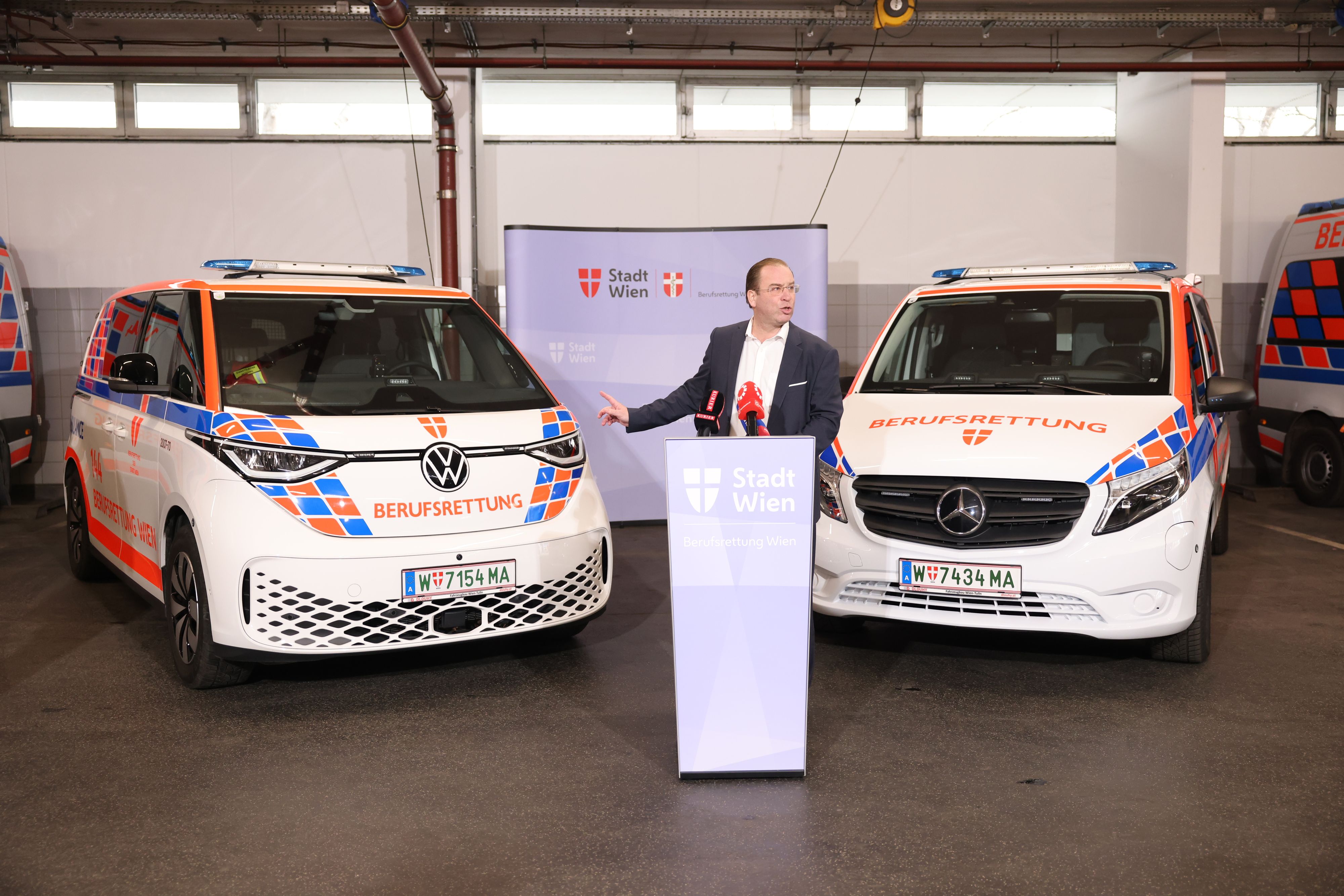 Rainer Gottwald bekommt neue E-Autos für die Wiener Berufsrettung.