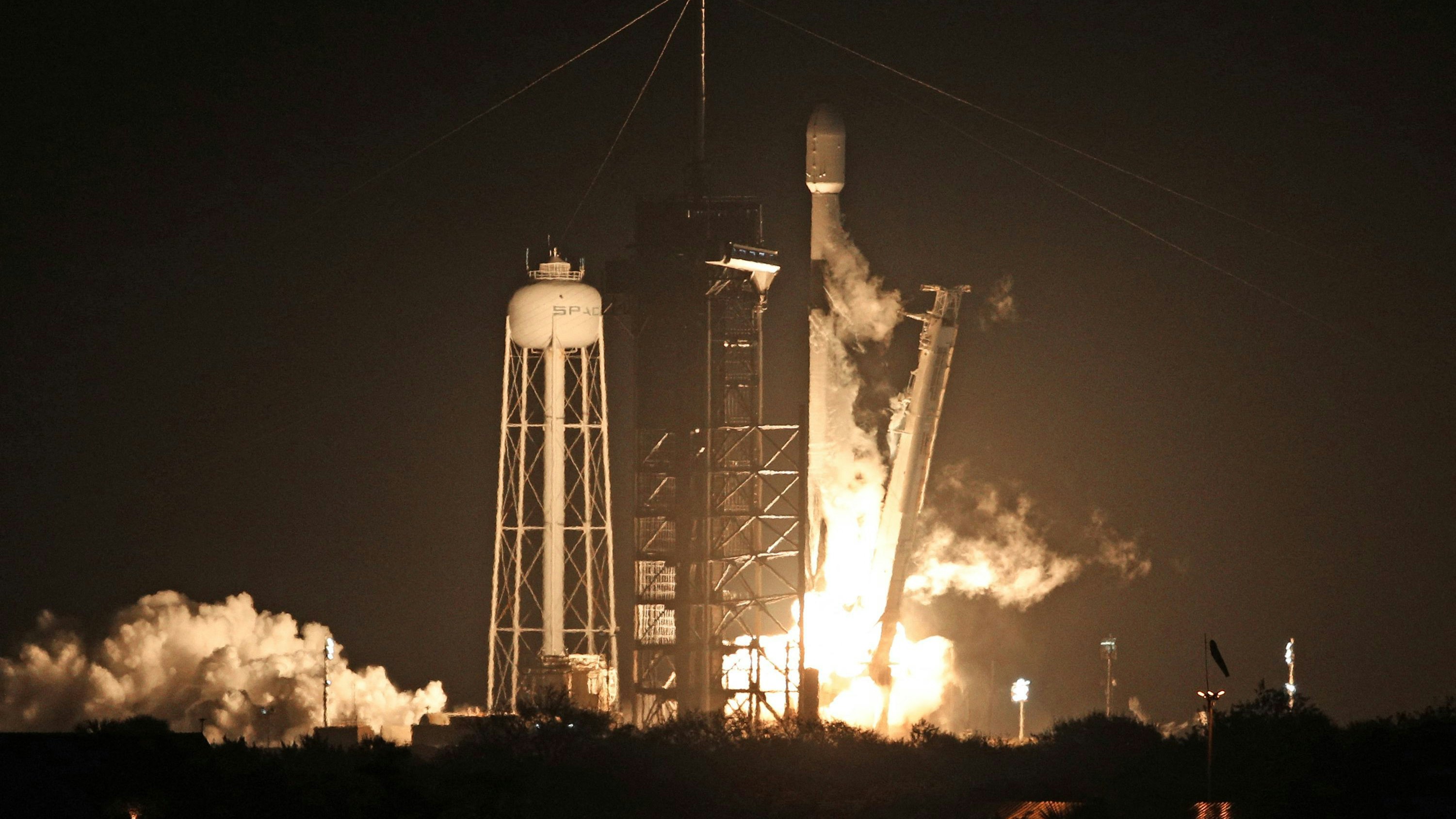 Heute.at - Raketenmotor made in Austria fliegt SpaceX ins All