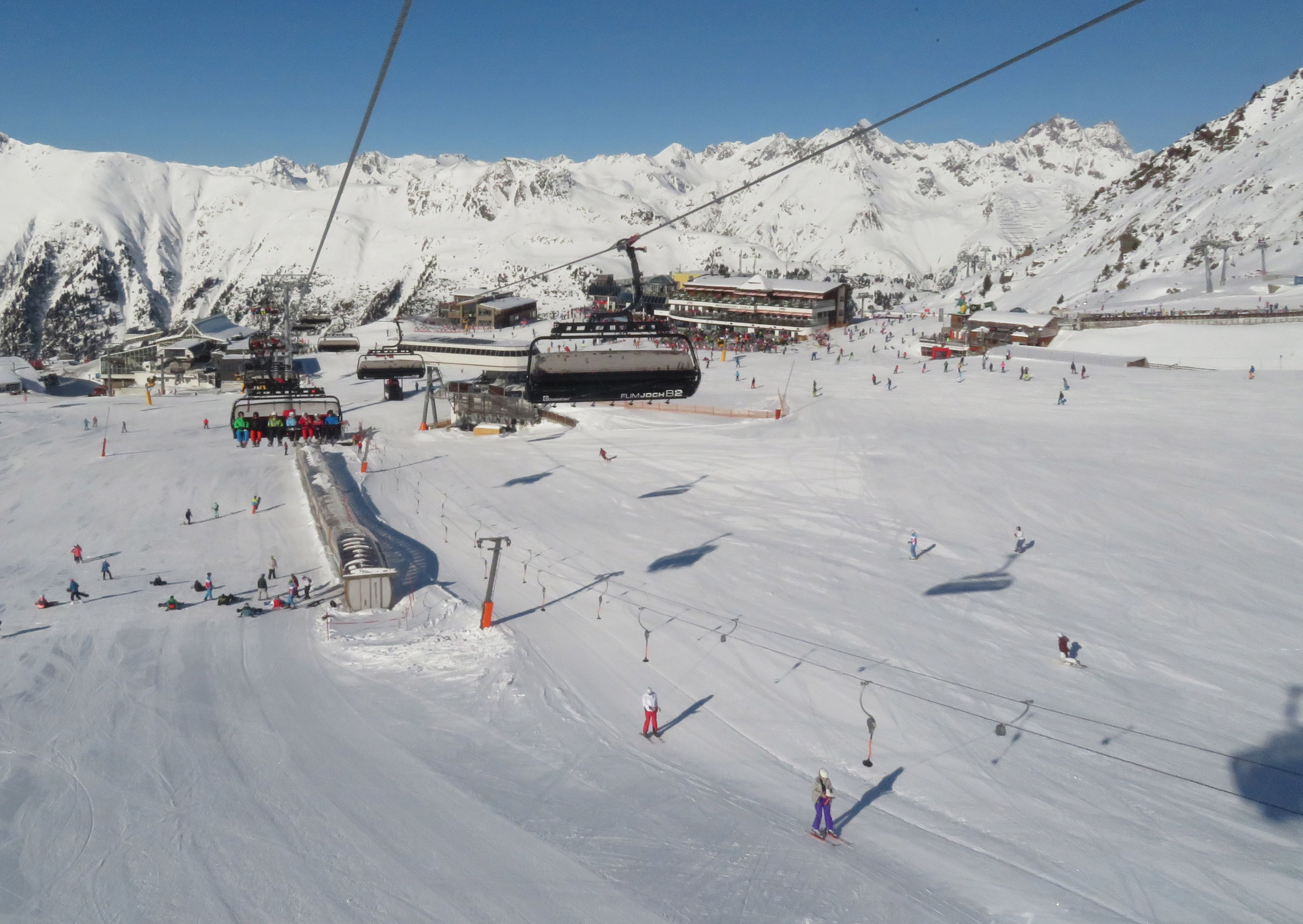 Bei einer Kontrolle in Skigebieten in Tirol und Vorarlberg wurden zahlreiche Verwaltungsanzeigen ausgesprochen.&nbsp;