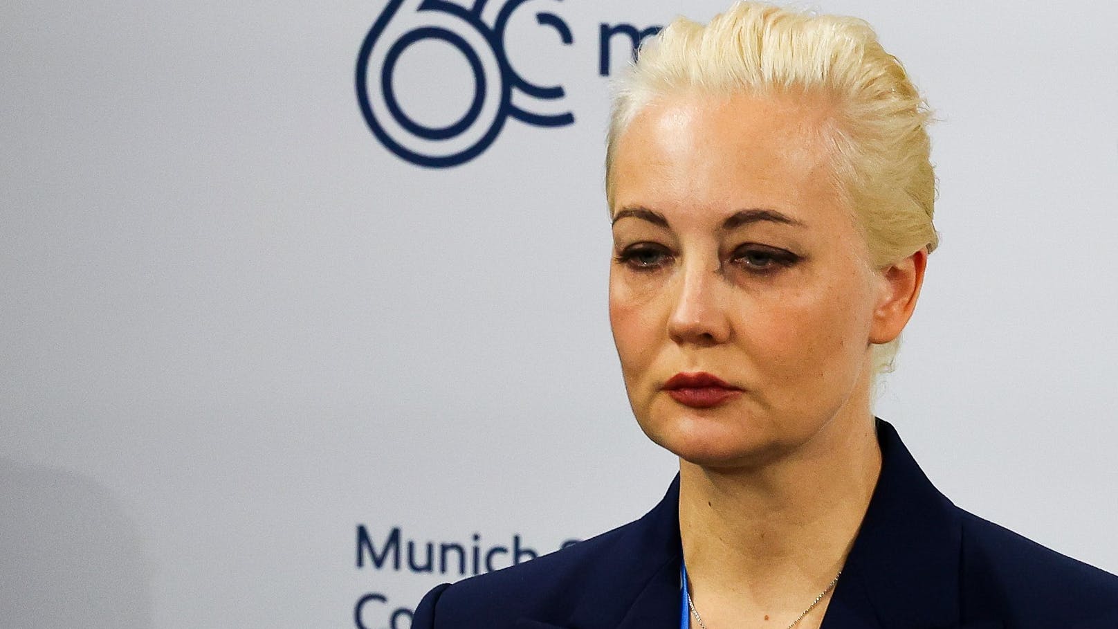 Unmittelbar nach der Nachricht über den Tod ihres Mannes spricht Julia Nawalnaja auf der Münchner Sicherheitskonferenz.