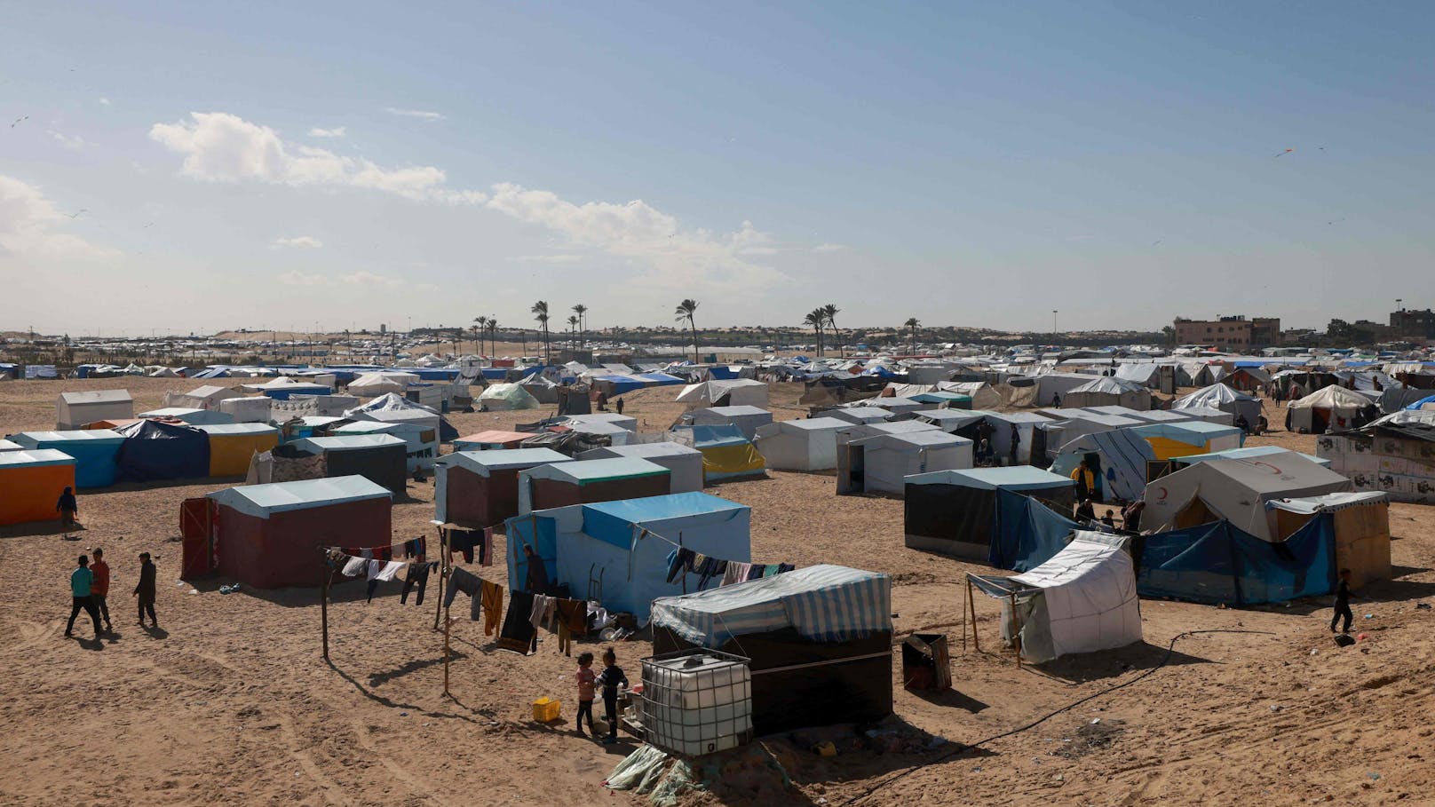 Sorge vor Massenflucht - Ägypten baut Wüstenlager