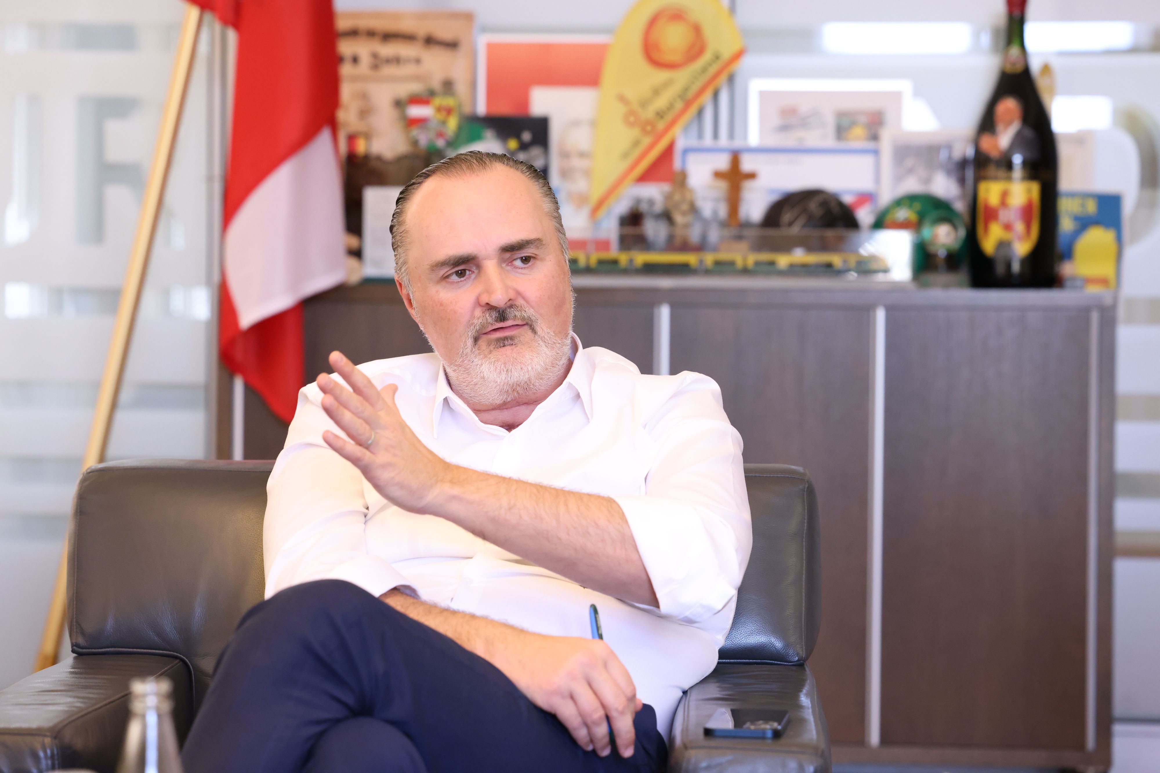 Hans Peter Doskozil arbeitet bereits wieder.