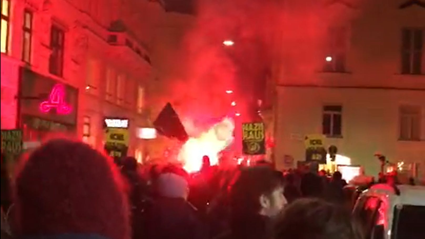 Nach Demo gegen Akademikerball Chaos in der Wiener City