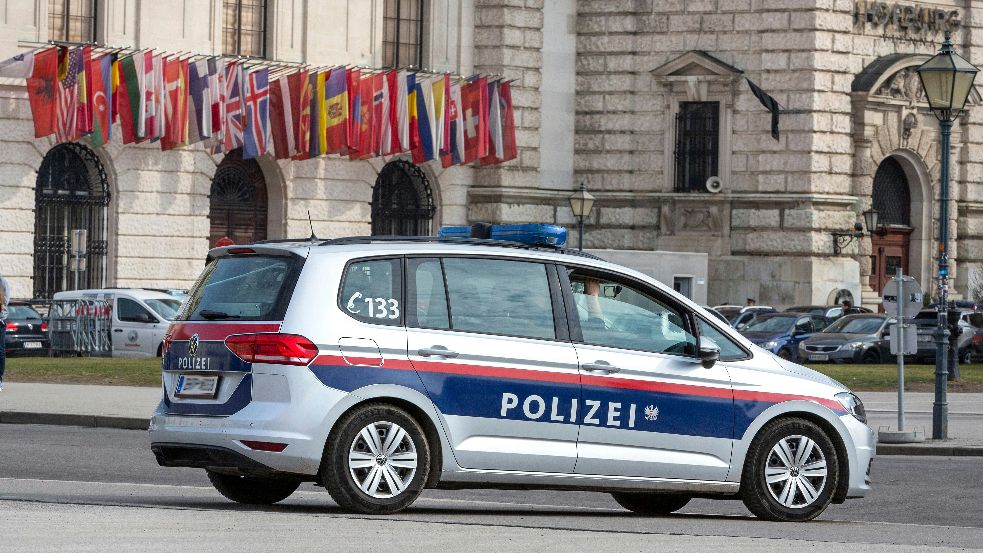 Nach kurzer Fahndung konnte der 19-Jährige festgenommen werden. (Symbolbild)