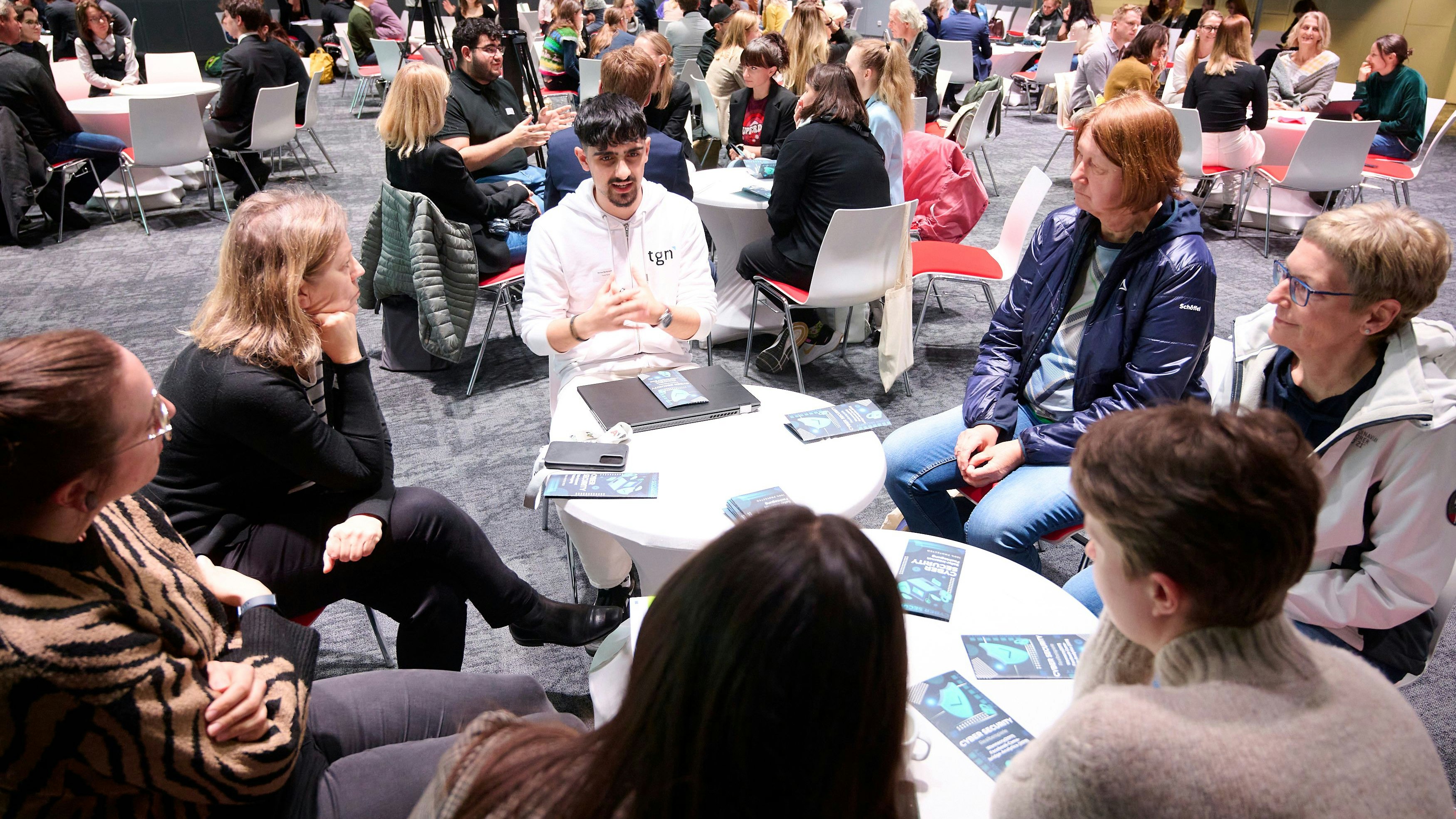 Jugendliche des Saferinternet.at-Youth-Panels boten praxisnahe Einblicke in persönlich relevante digitale Themen.