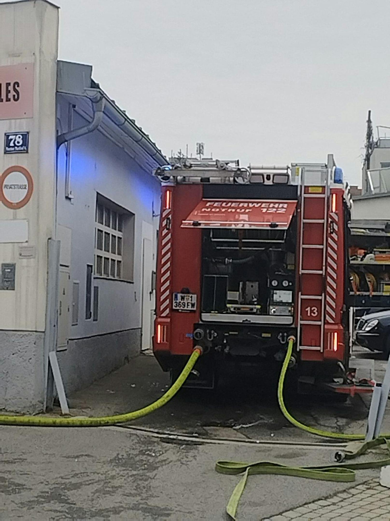 Löscheinsatz am Samstag in einer Simmeringer Werkstatt