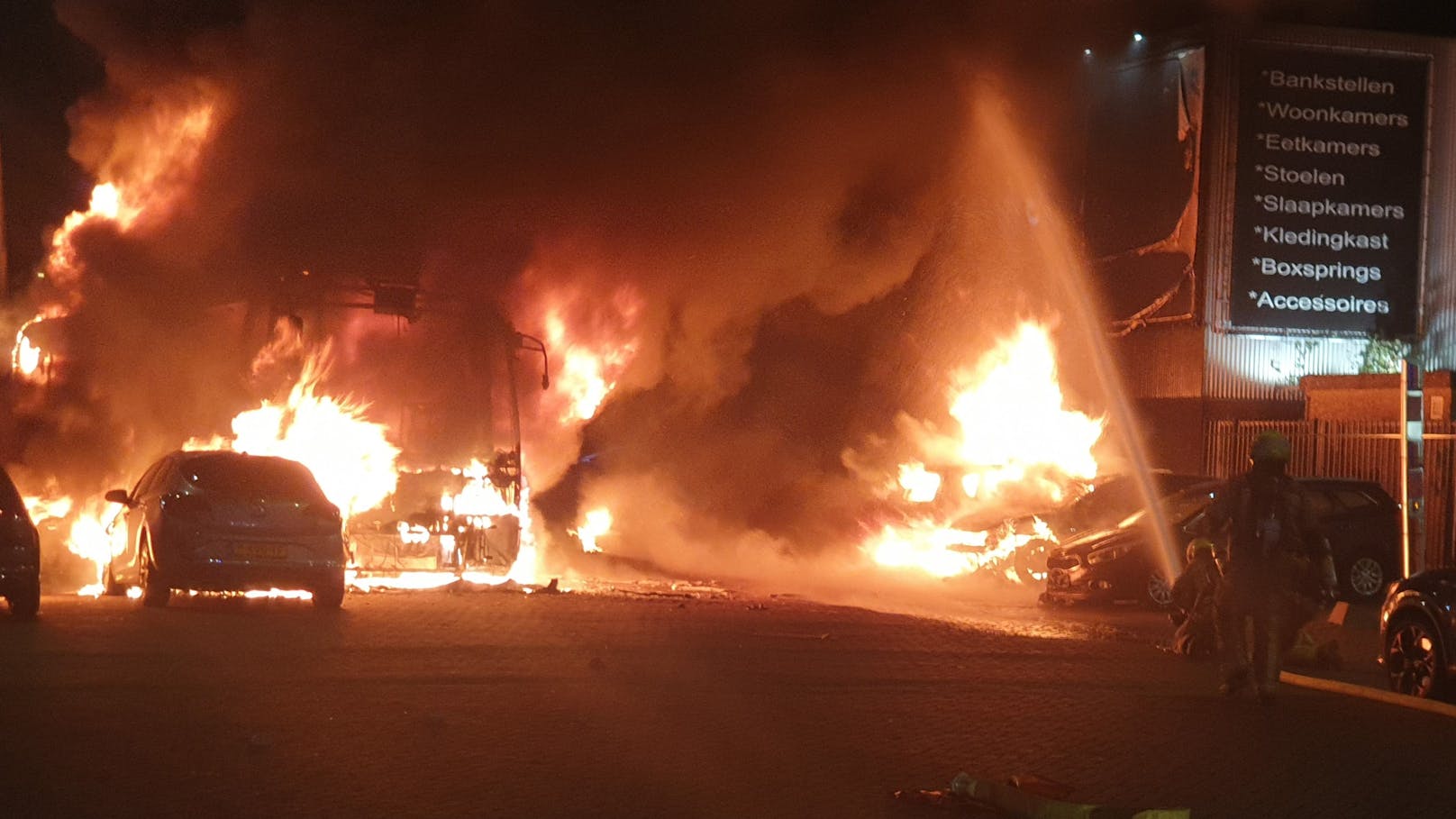 Ein Eritreer-Treffen in Den Haag gipfelte am 17. Februar 2024 in wilden Straßenschlachten. Die Polizei musste mit einem Großaufgebot einschreiten.