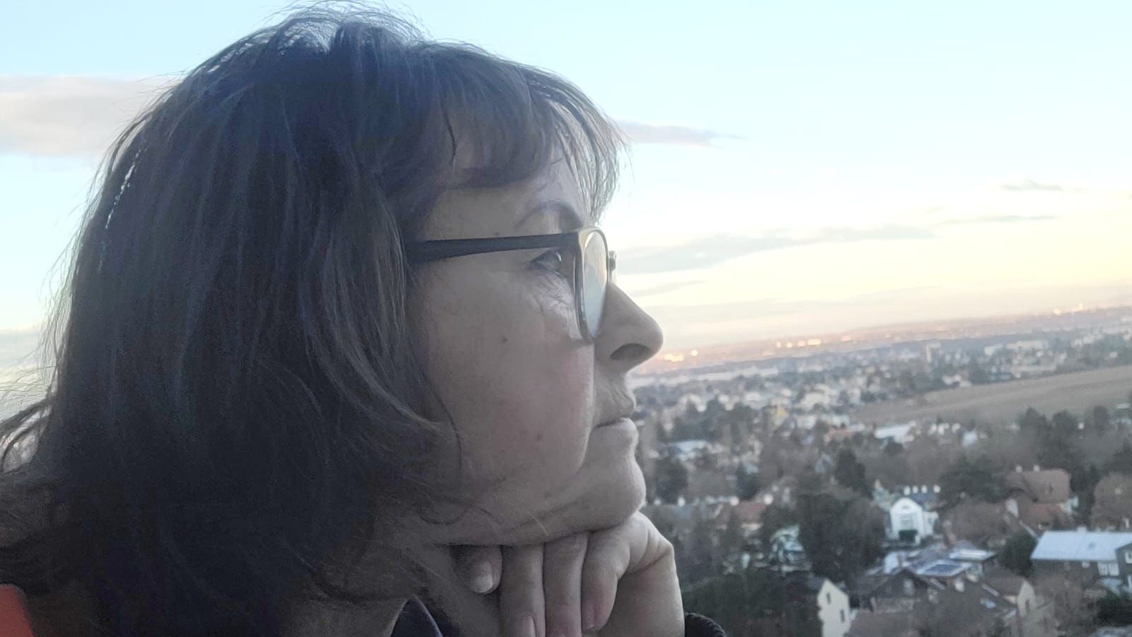 Christa K. blickt mit Sorgen in die Zukunft.