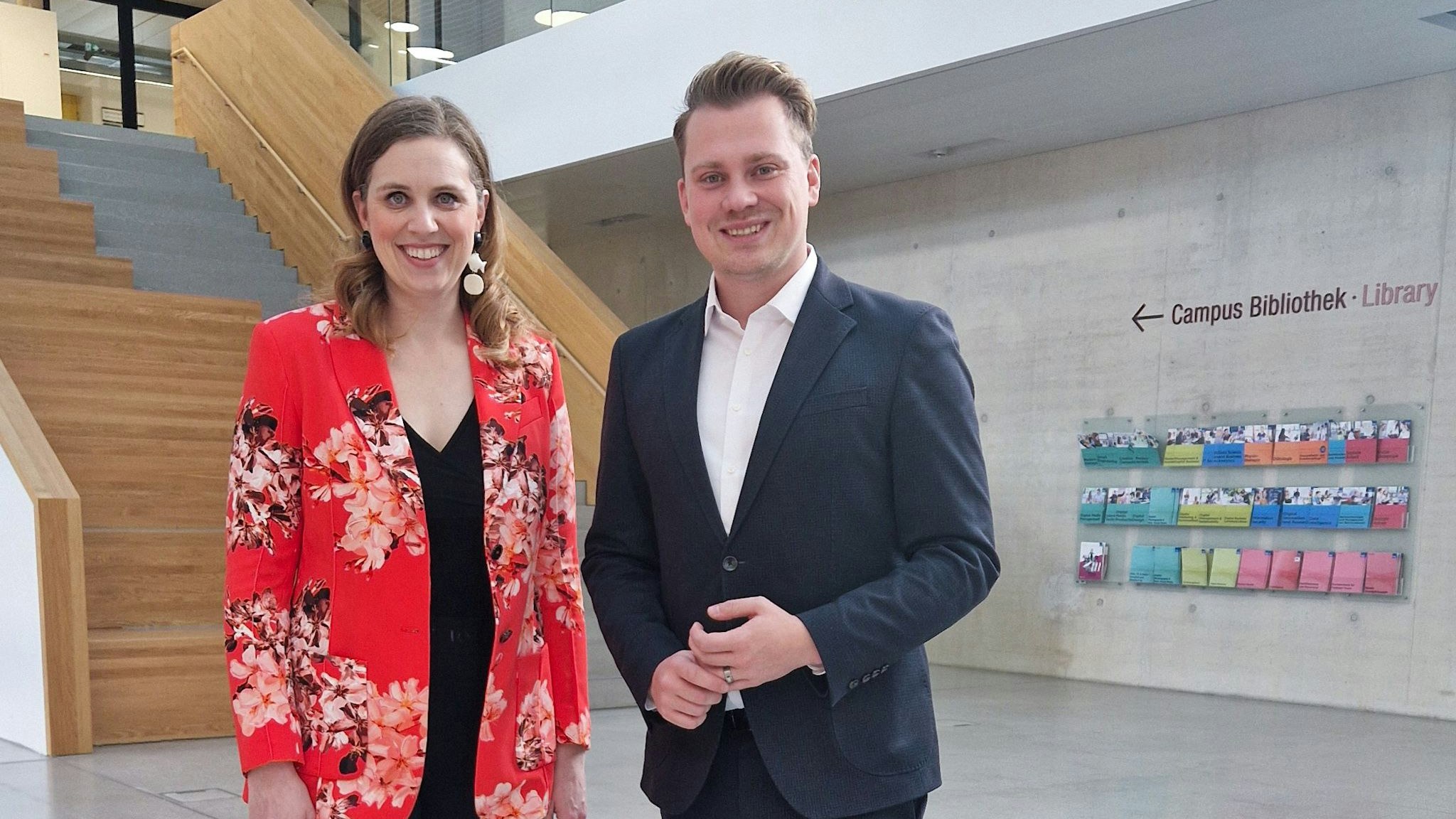 Marlene Zeidler-Beck und Florian Krumböck beim Besuch in der FH St. Pölten