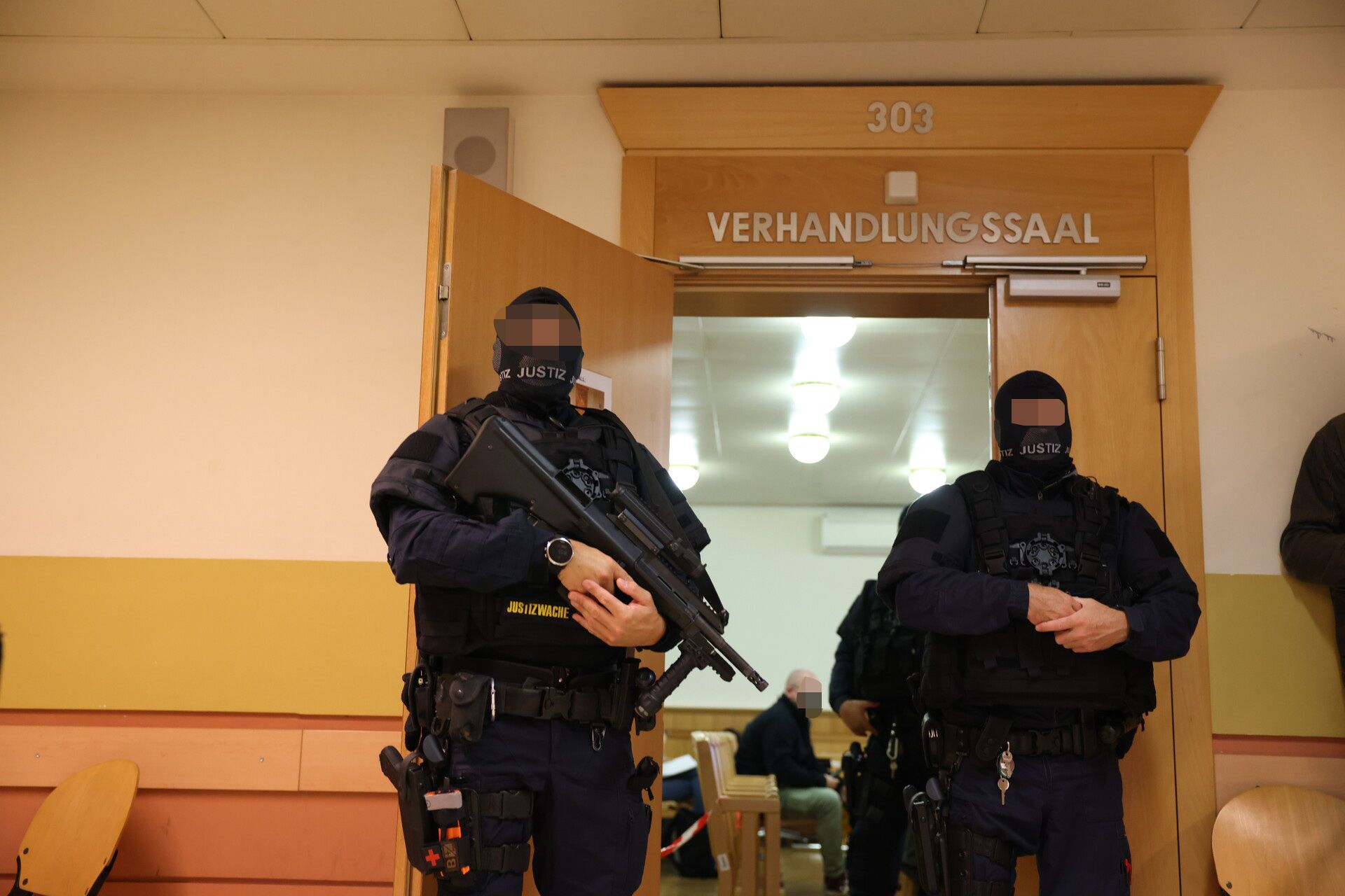 Verstärkte Sicherheitsmaßnahmen bei Terror-Prozess am Wiener Landesgericht. 