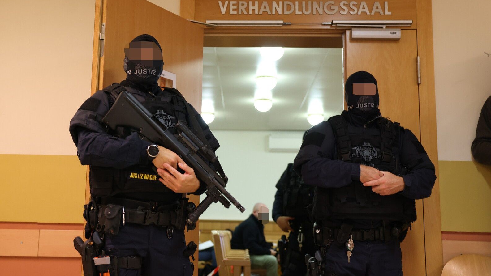 Verstärkte Sicherheitsmaßnahmen bei Terror-Prozess am Wiener Landesgericht. 