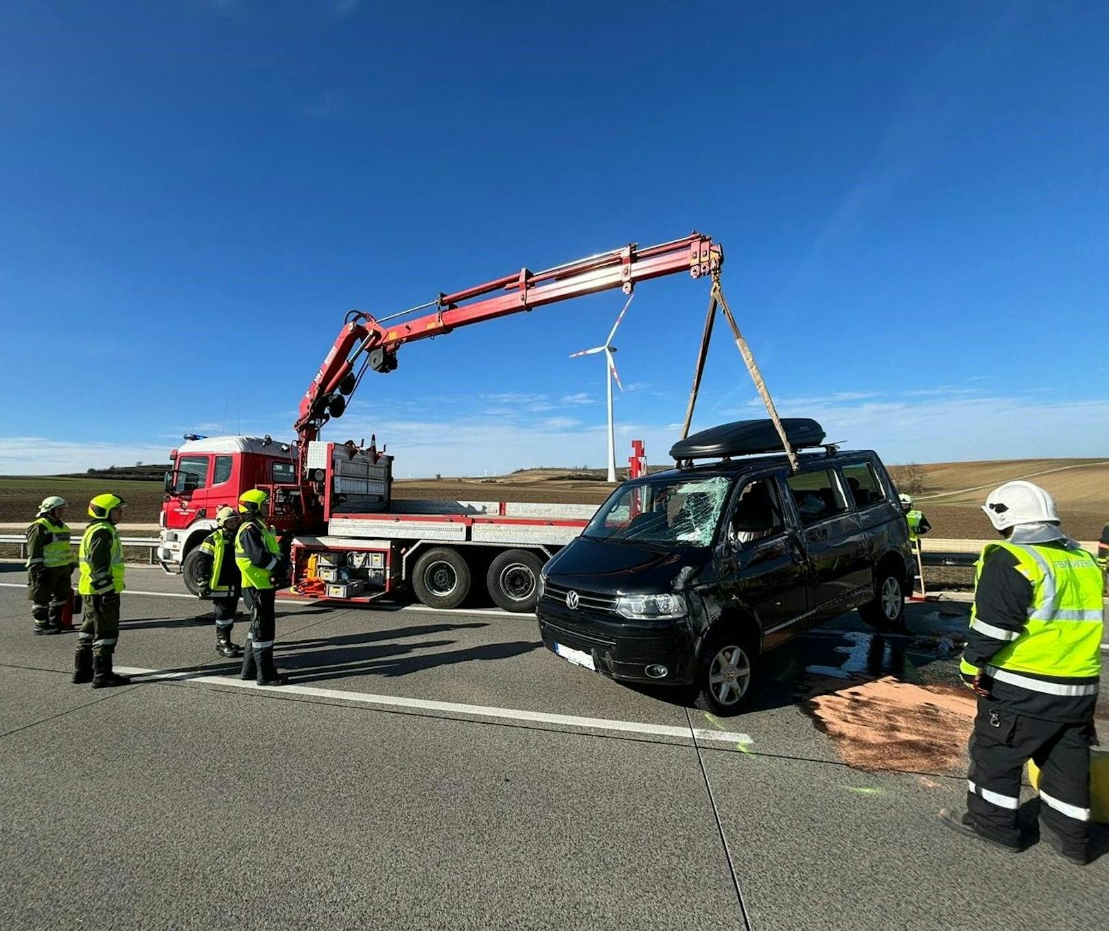 Bei dem Crash wurden 4 Personen verletzt. 