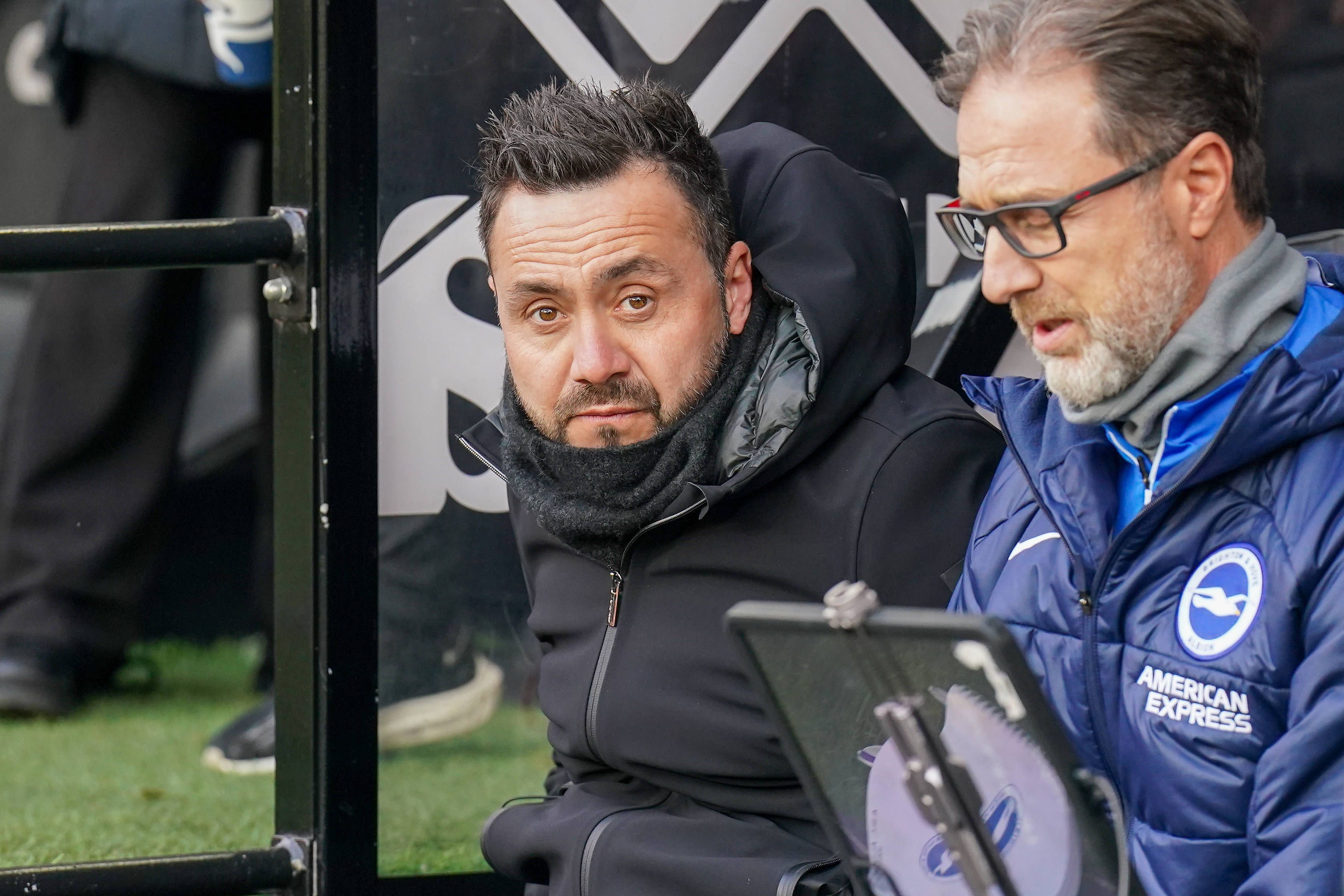 Roberto De Zerbi (l.) auf der Brighton-Bank