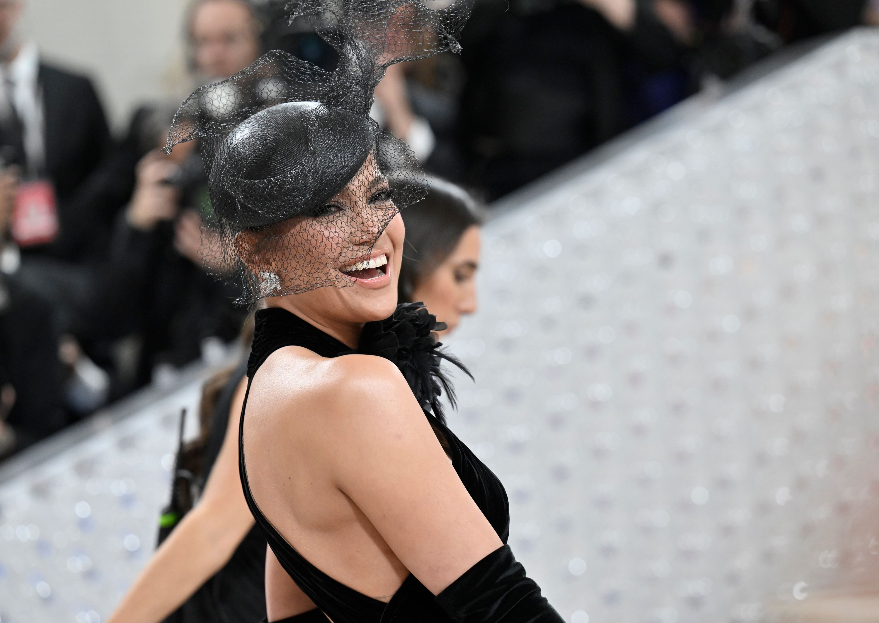 Jennifer Lopez hat bei der Met Gala 2024 eine ganz besondere Rolle inne.&nbsp;