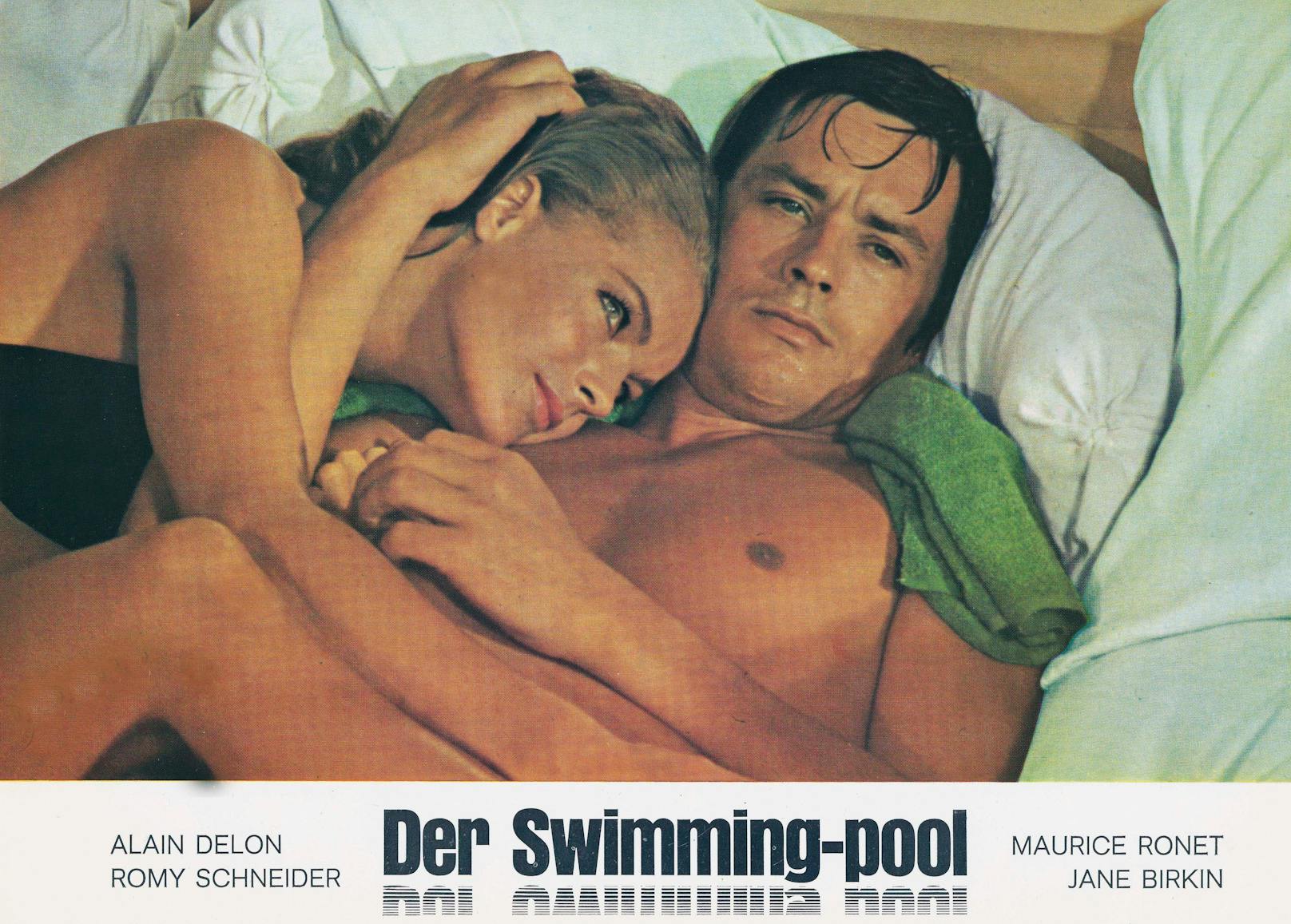 Alain Delon spielte mit Romy Schneider sogar in mehreren Filmen. Sie standen gemeinsam für "Christine" (1958), "Der Swimmingpool" (1969) und "Nur die Sonne war Zeuge" (1960) vor der Kamera.