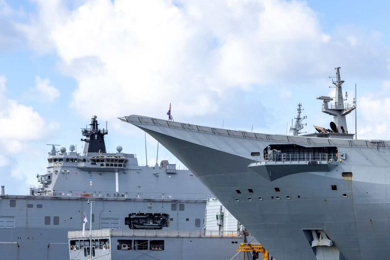 Die EU will Handelsschiffe im Roten Meer besser schützen. Jetzt haben sich die Außenminister auf ein Militäreinsatz geeinigt.