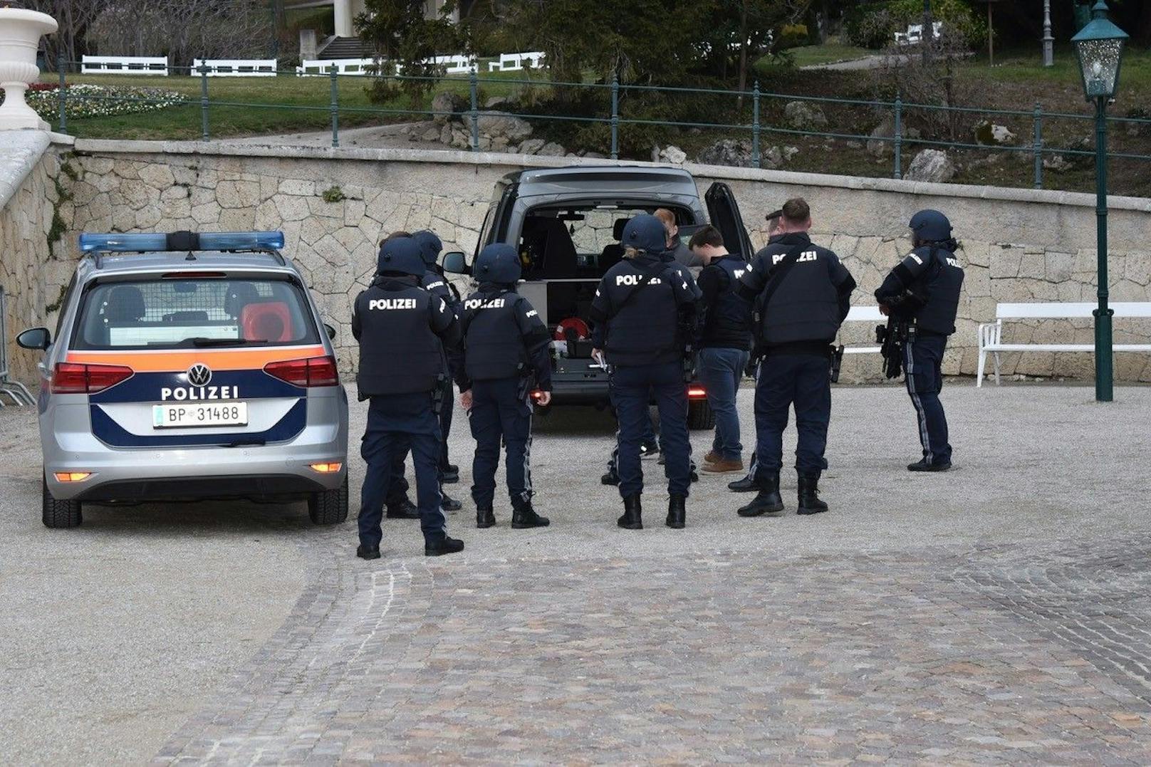Großeinsatz der Polizei im Kurpark Baden