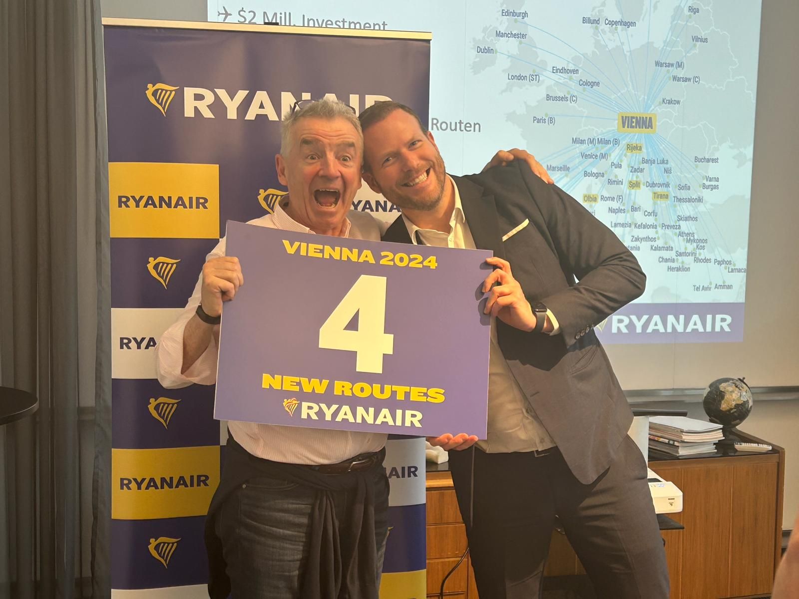 Ryanair-Chef Michael O'Leary und Österreich-Boss Andreas Gruber präsentierten die Sommer-Offensive der Fluglinie.