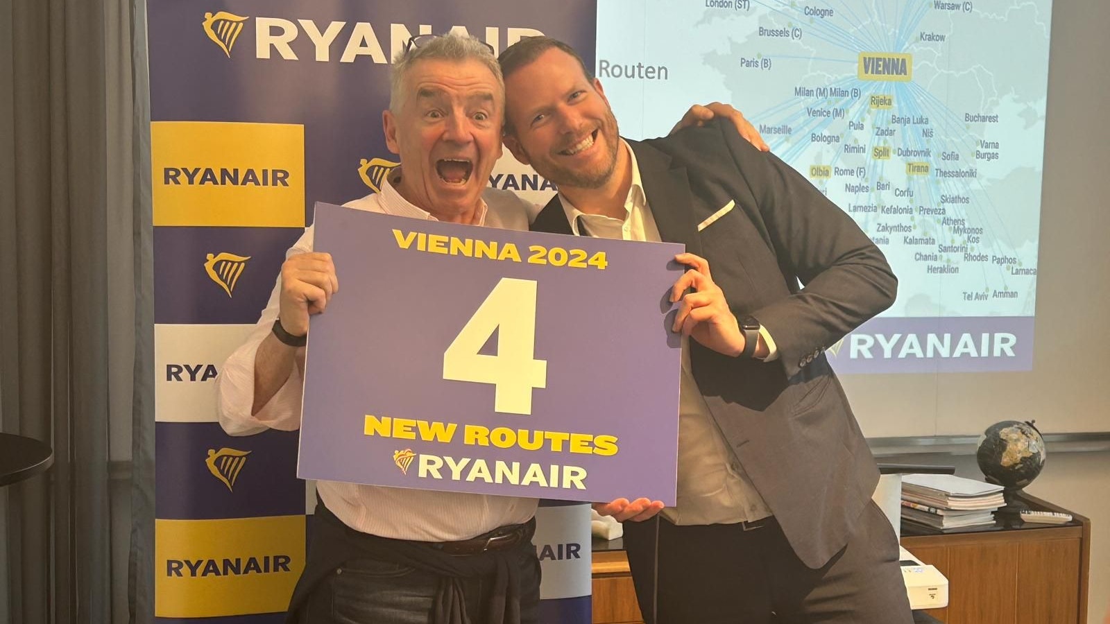 Ryanair-Chef Michael O'Leary und Österreich-Boss Andreas Gruber präsentierten die Sommer-Offensive der Fluglinie
