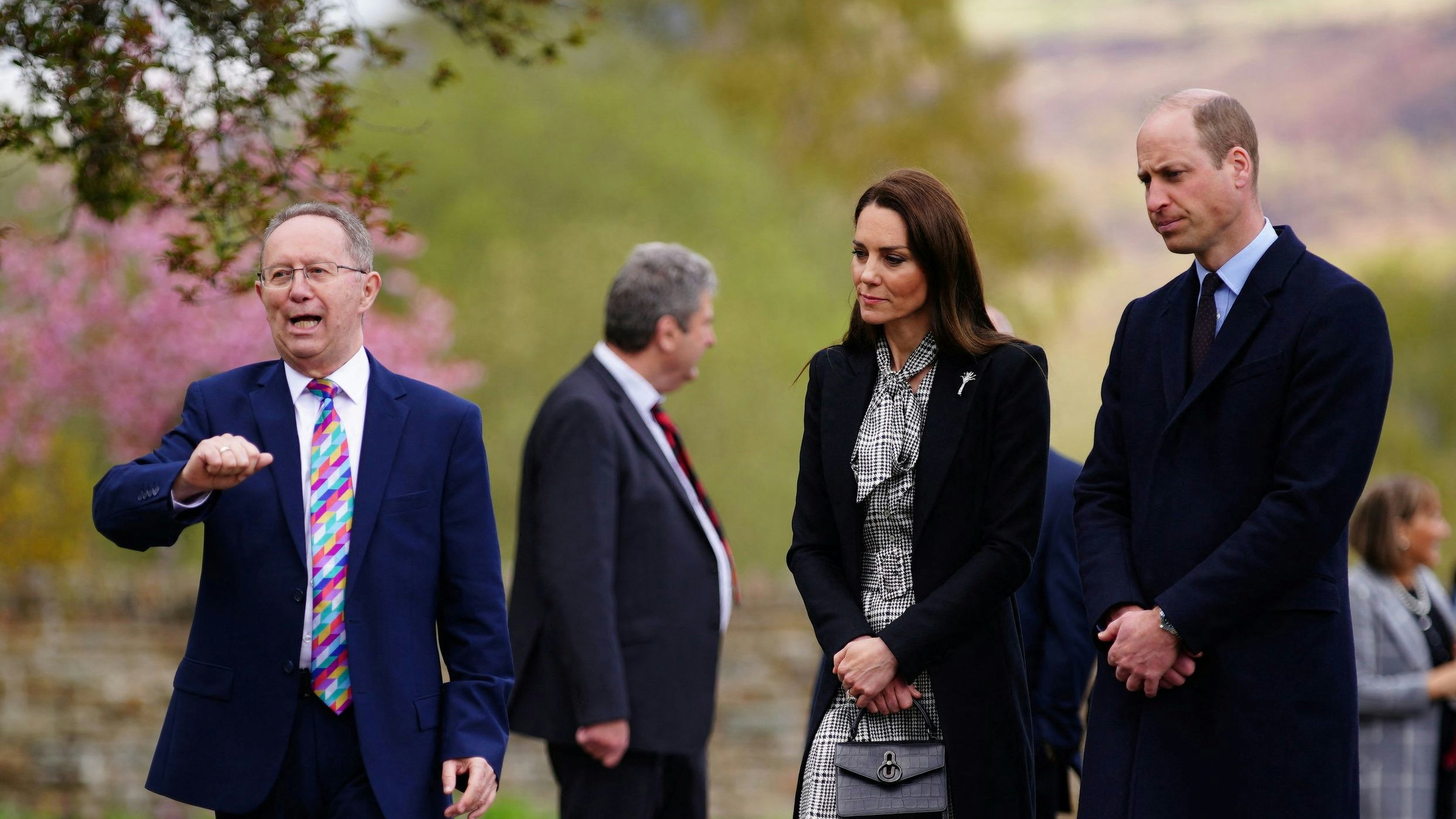 Heute.at - Kate zieht um – neue Nachbarin ist etwas skeptisch