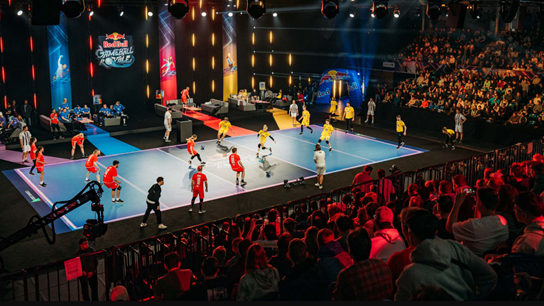 Bereits im vergangenen Jahr flogen Bälle und Fetzen beim ersten Gameball Royale Event.