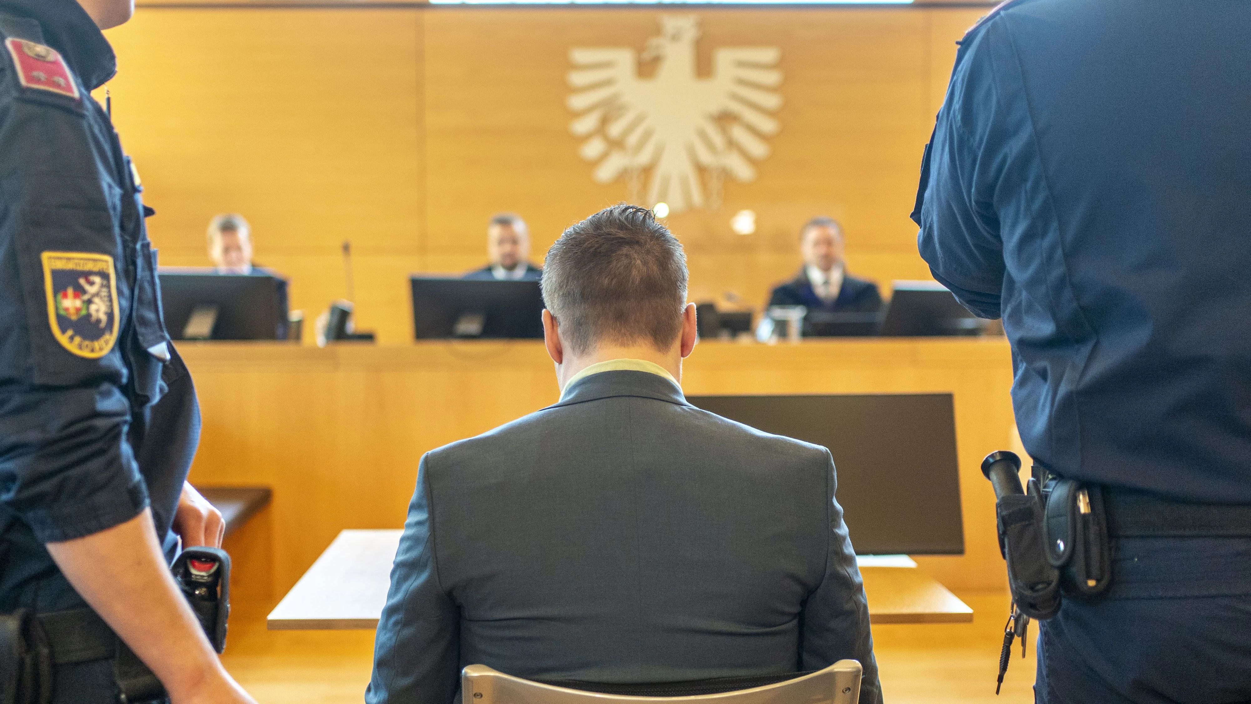 Er erschoss seinen Chef, kassiert dafür vor Gericht 20 Jahre Haft.