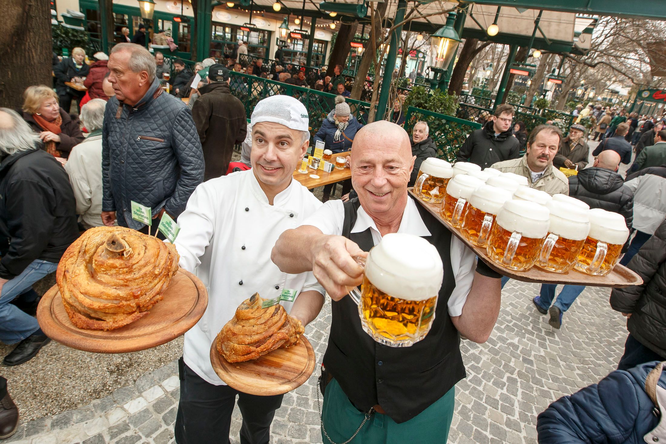 Schweizerhaus Kellner Bier Stelze