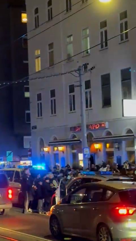 Polizeieinsatz auf der Laxenburger Straße (Wien-Favoriten)