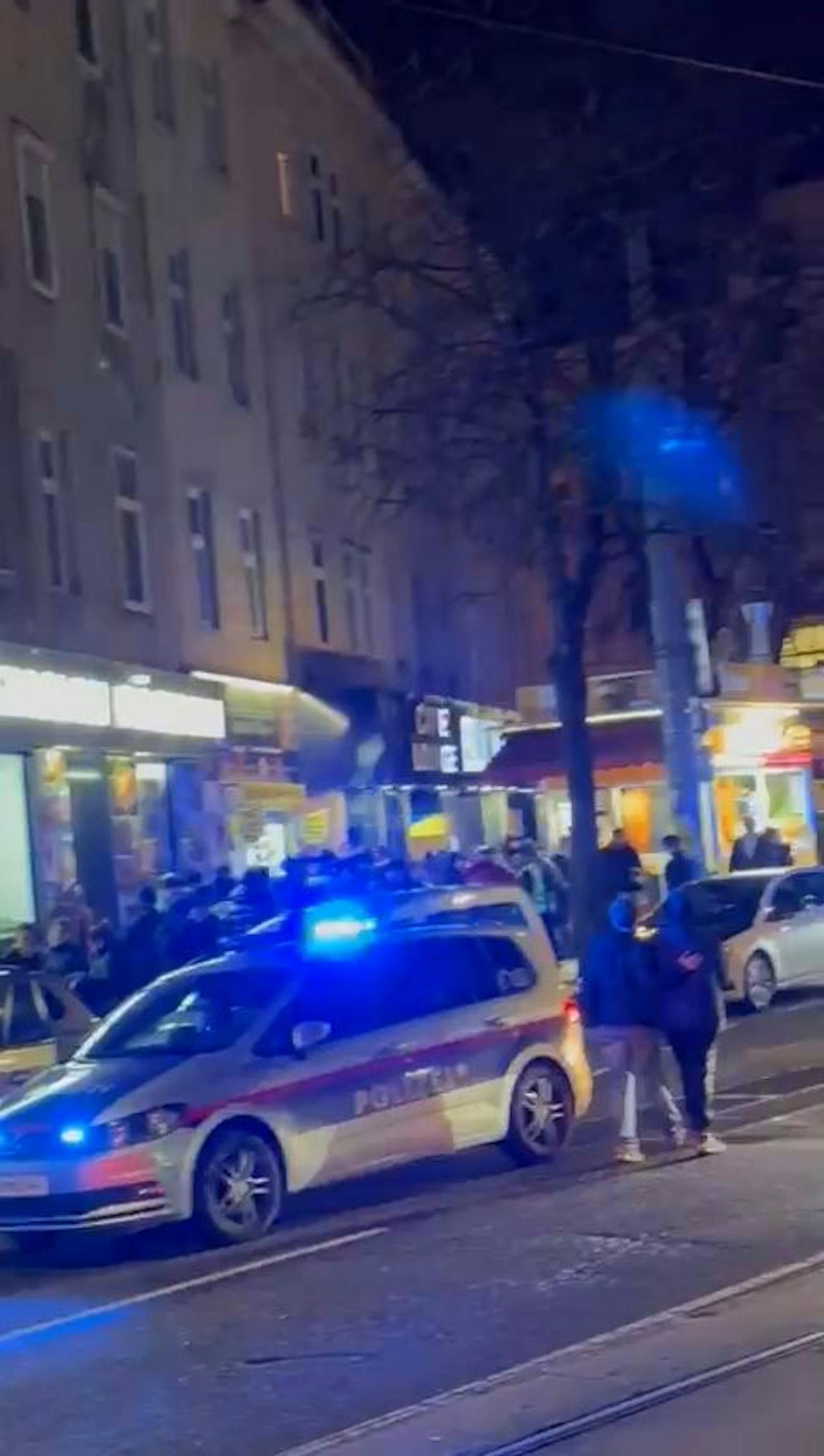 Polizeieinsatz auf der Laxenburger Straße (Wien-Favoriten)
