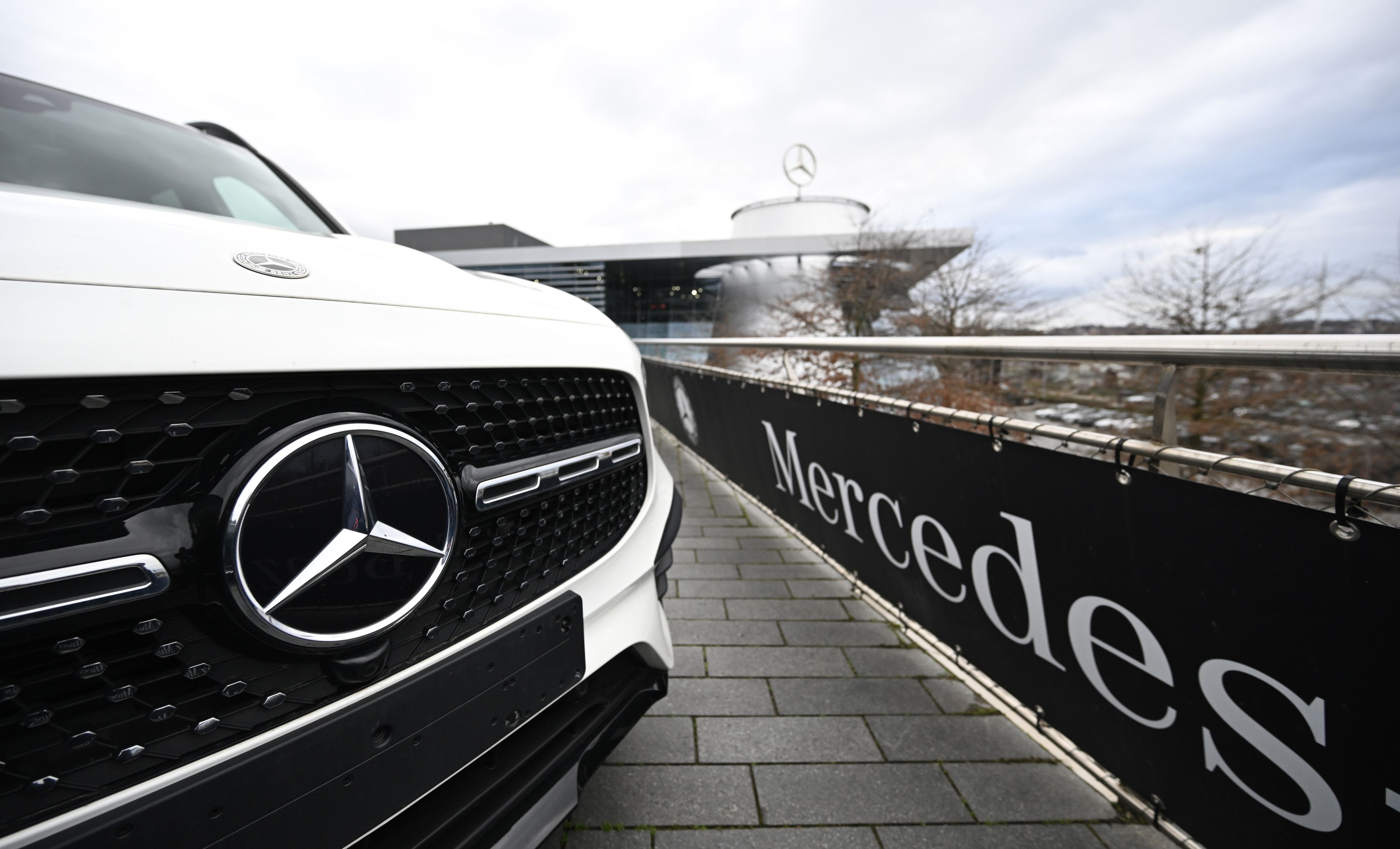 Wegen Sicherungsproblemen ruft der deutscher Hersteller nun 250.000 Fahrzeuge zurück.