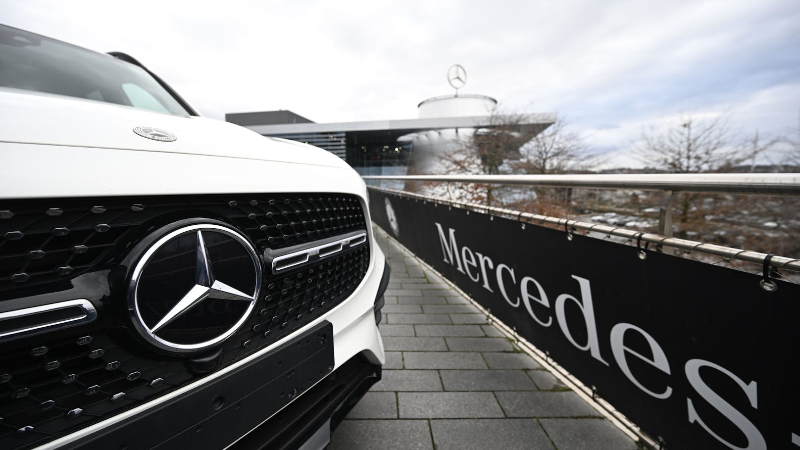 "Brandgefahr" – Mercedes ruft 250.000 Autos zurück