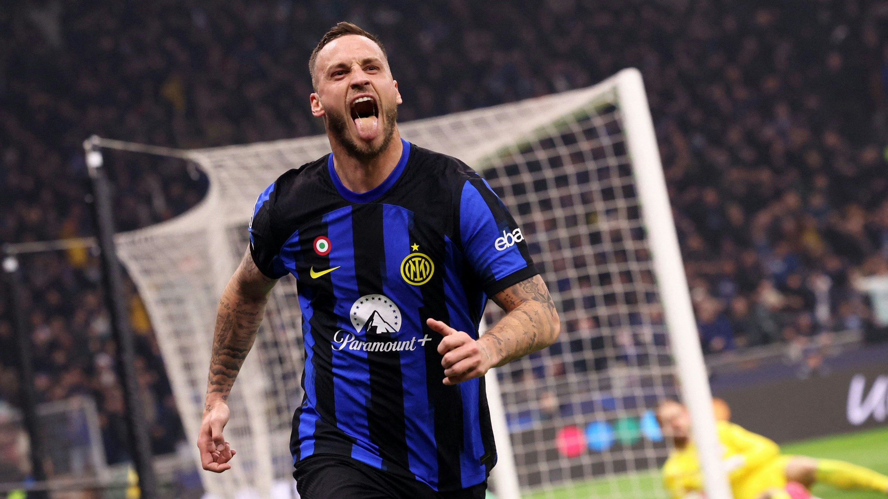 ÖFB-Teamkicker Marko Arnautovic trifft. 