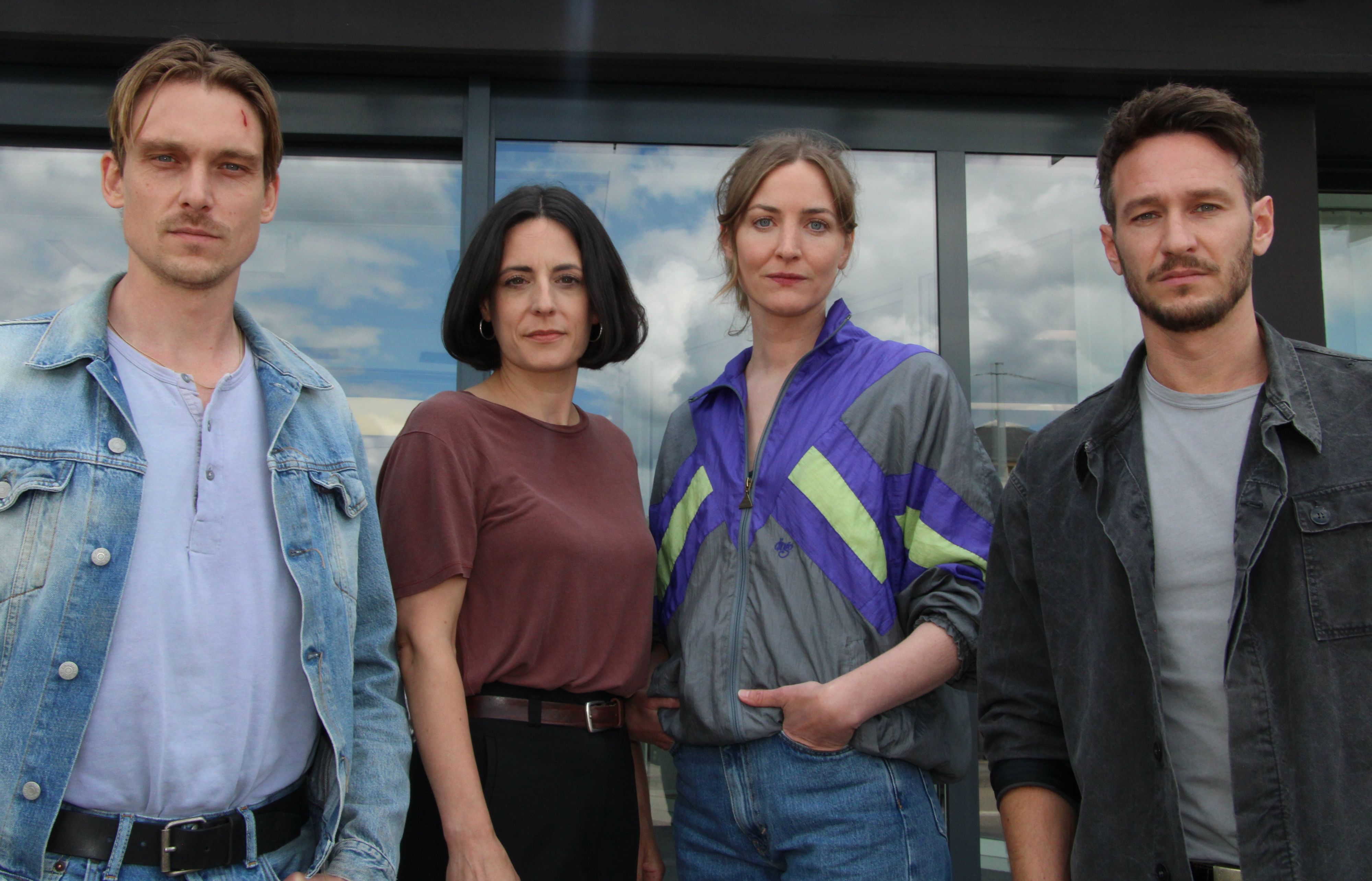Von links nach rechts: Die Schauspieler Daniel Sträßer (Adam Schürk), Brigitte Urhausen (Esther Baumann), Ines Marie Westernströer (Pia Heinrich) und Vladimir Burlakov (Leo Hölzer) ermitteln in Saarbrücken.