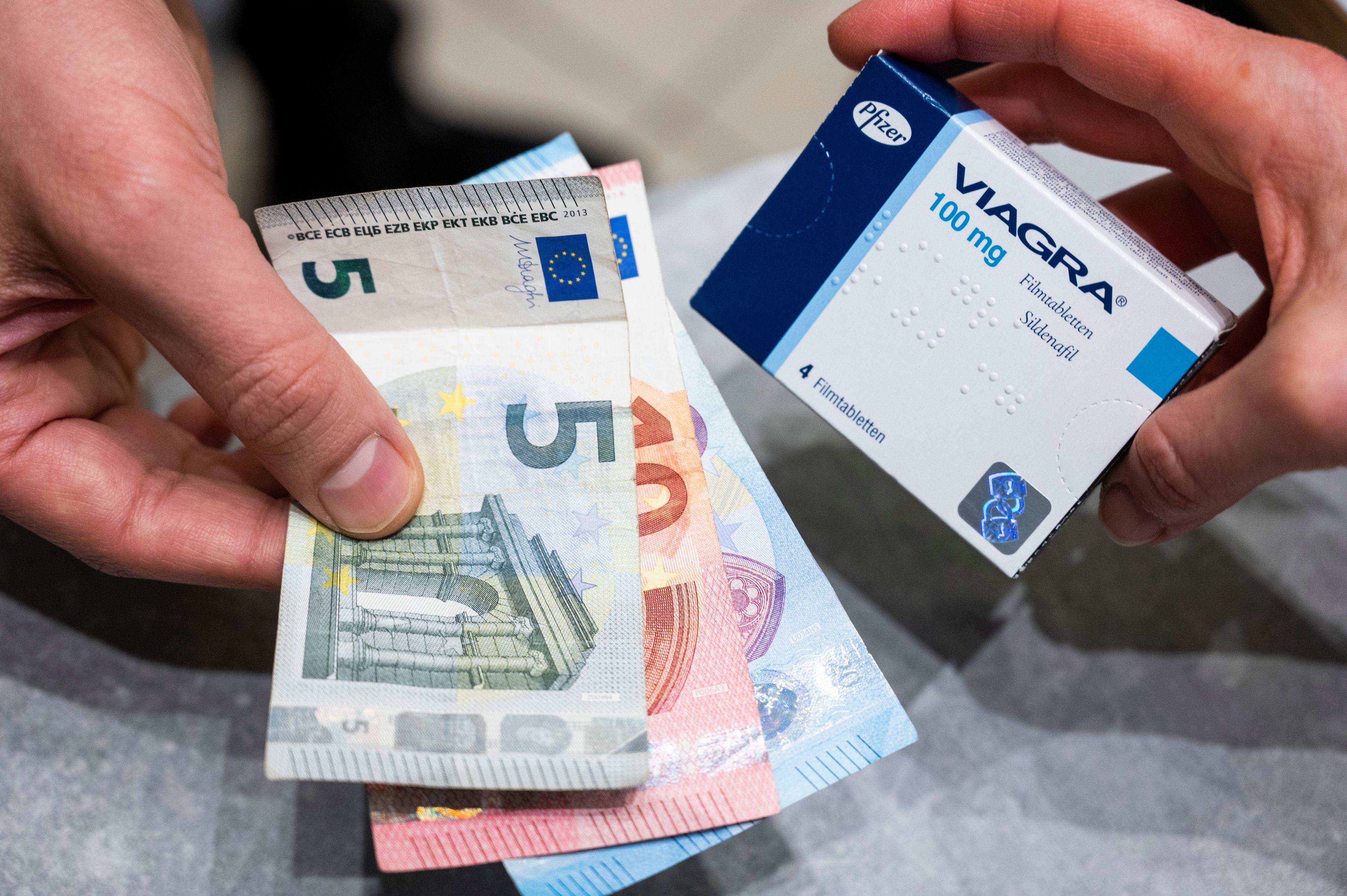 Ein Geistlicher soll mit Viagra und anderen Substanzen im großen Stil gehandelt haben.