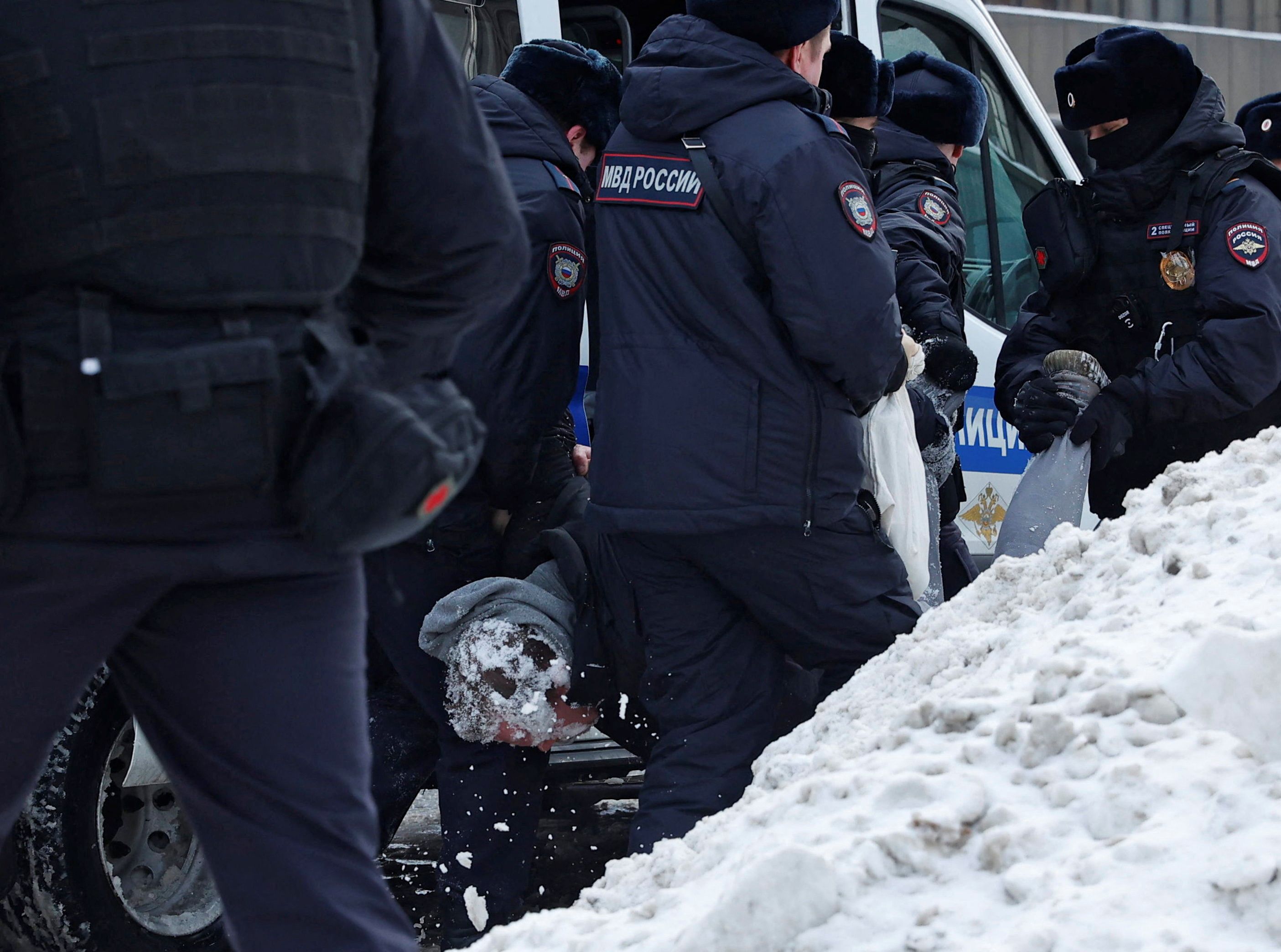 Eine russische Doppelbürgerin könnte wegen Landesverrat für den Rest ihres Lebens hinter Gitter wandern.