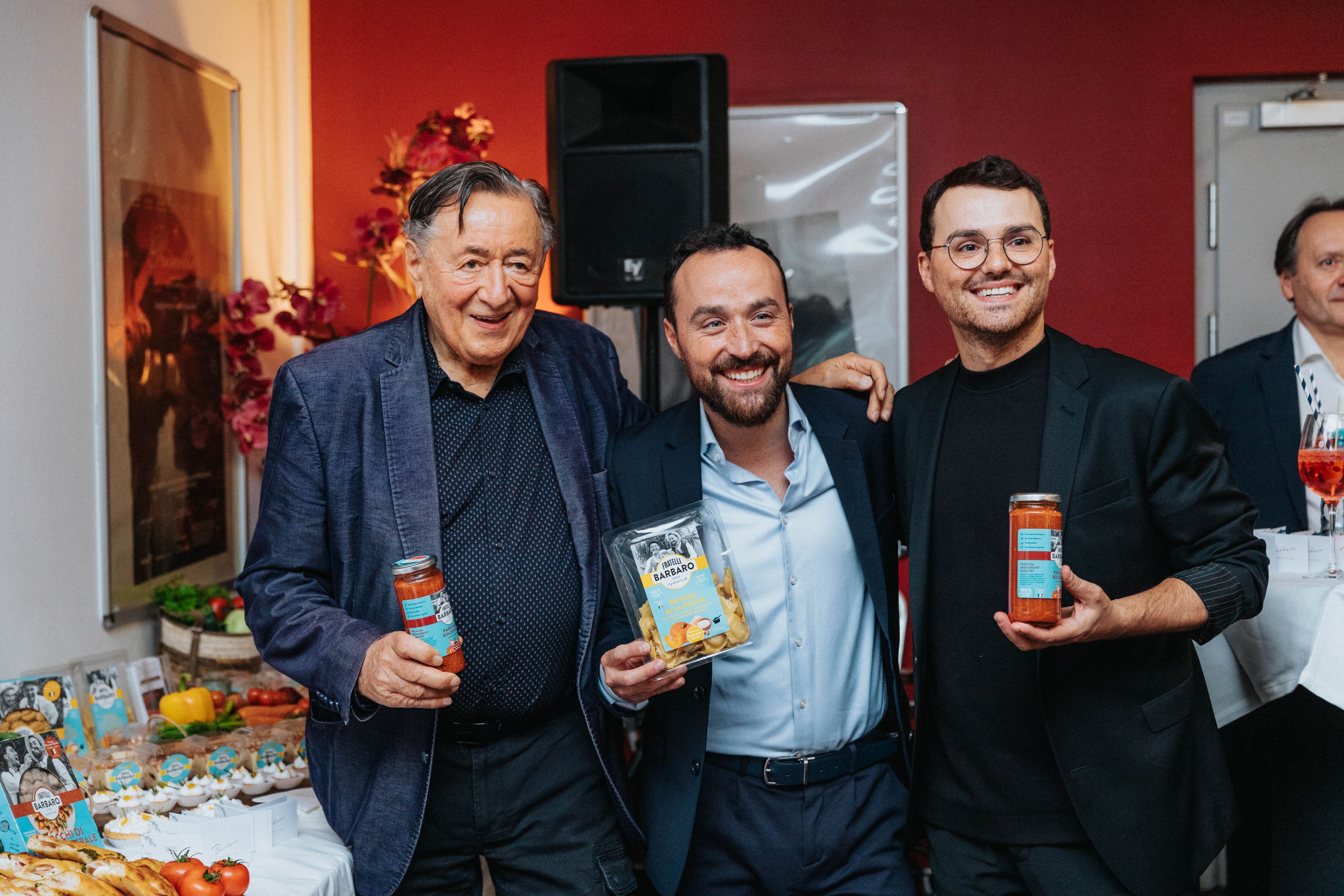 Richard Lugner mit Luigi Jr. und Antonio Barbaro im Lugner Kino