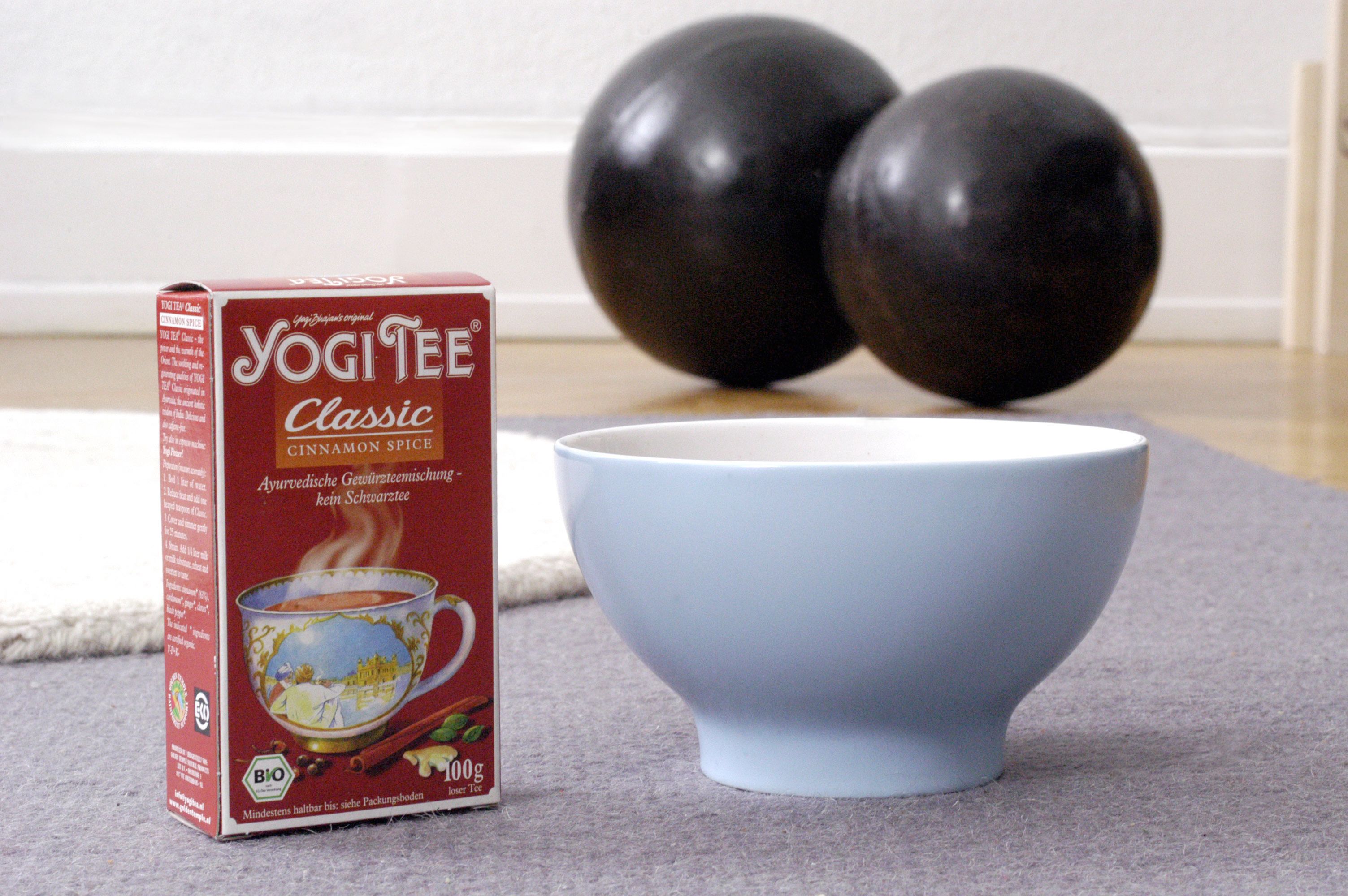 Gründer des Tees ist Yogi Bhajan, um den ein grosser Personenkult entstanden ist.