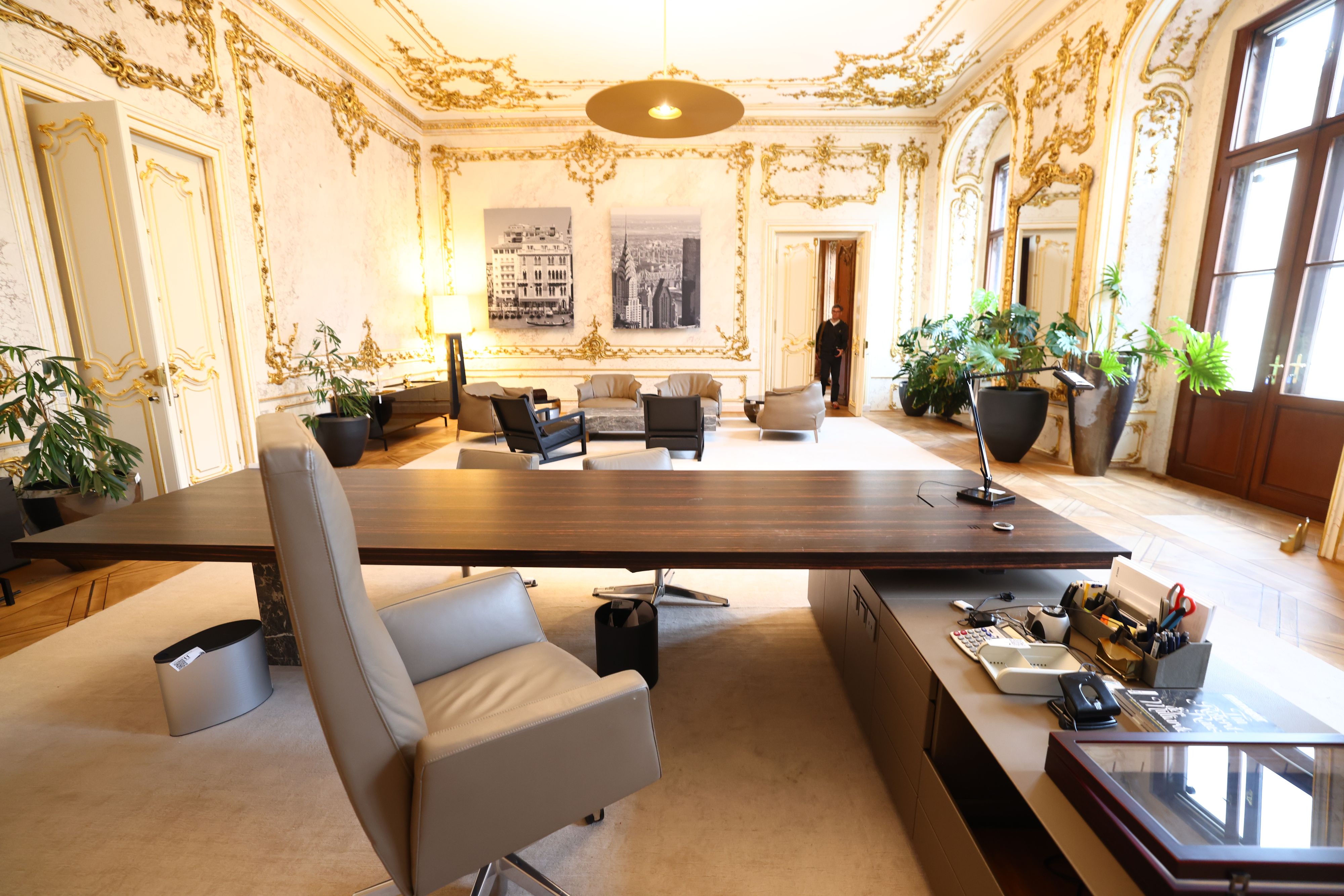 An diesem Schreibtisch residierte Signa-Gründer und -Lenker René Benko.