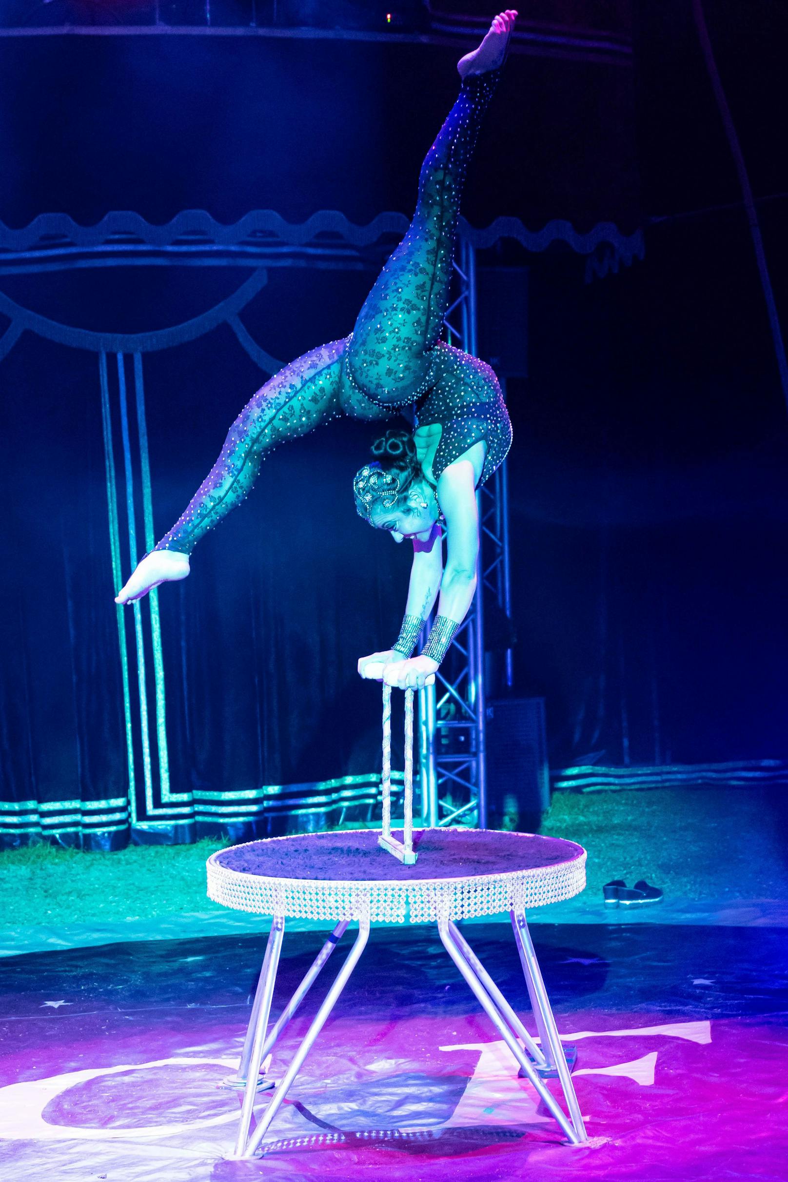 Circus Frankello: Handstandakrobatik